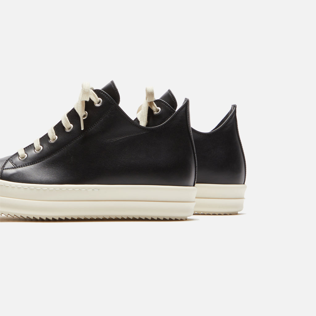 Rick Owens Scarpe in Pelle Low Sneakers - Black / Milk – Kith