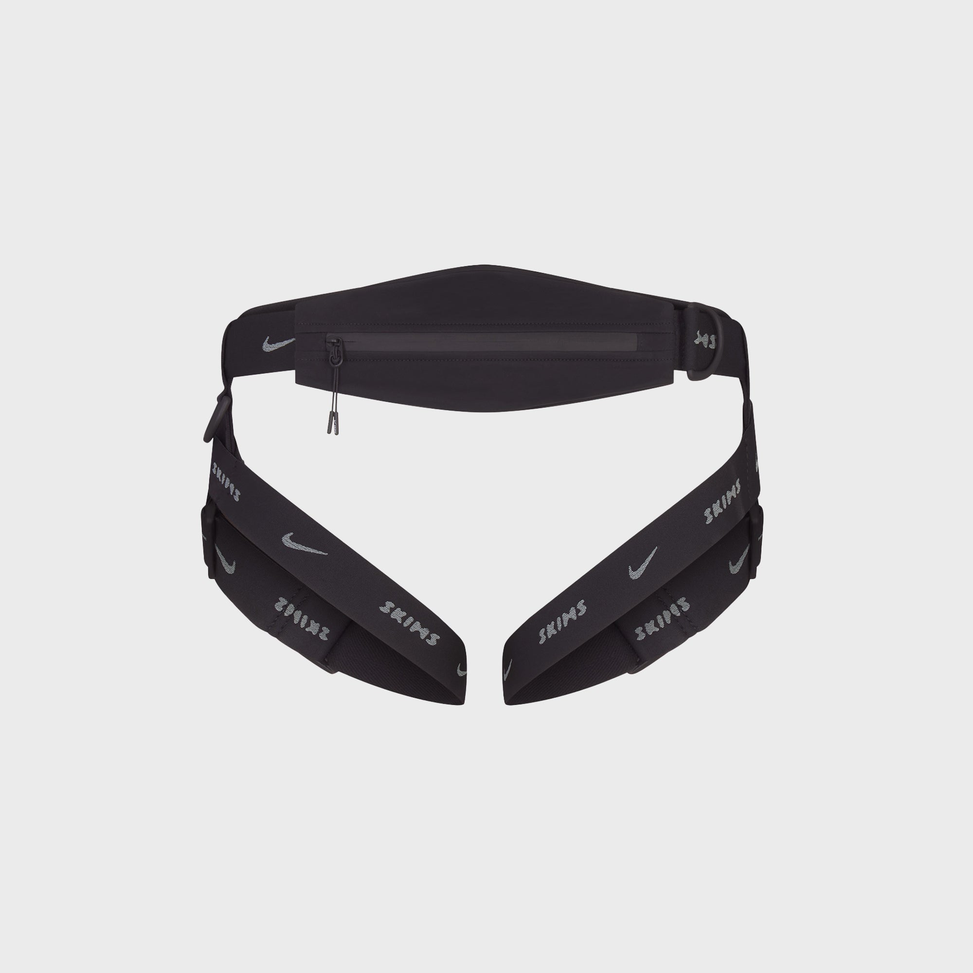 KITH NIKEピンバッジ NikeSKIMS Harness Waistpack - Obsidian – Kith