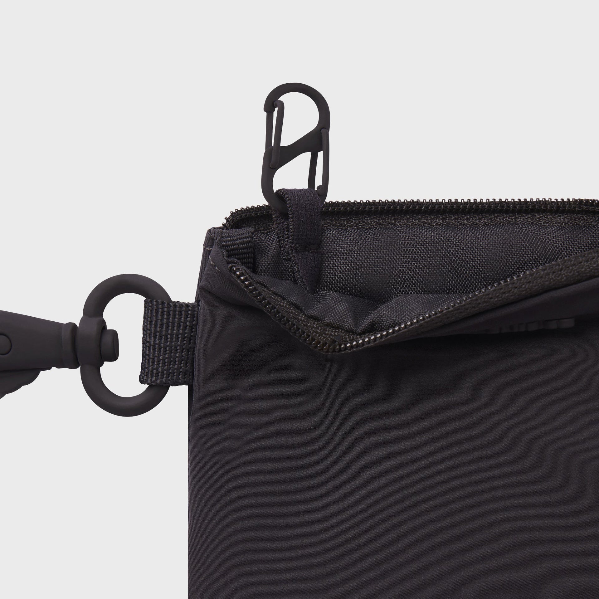 NikeSKIMS Clippable Pouch - Obsidian