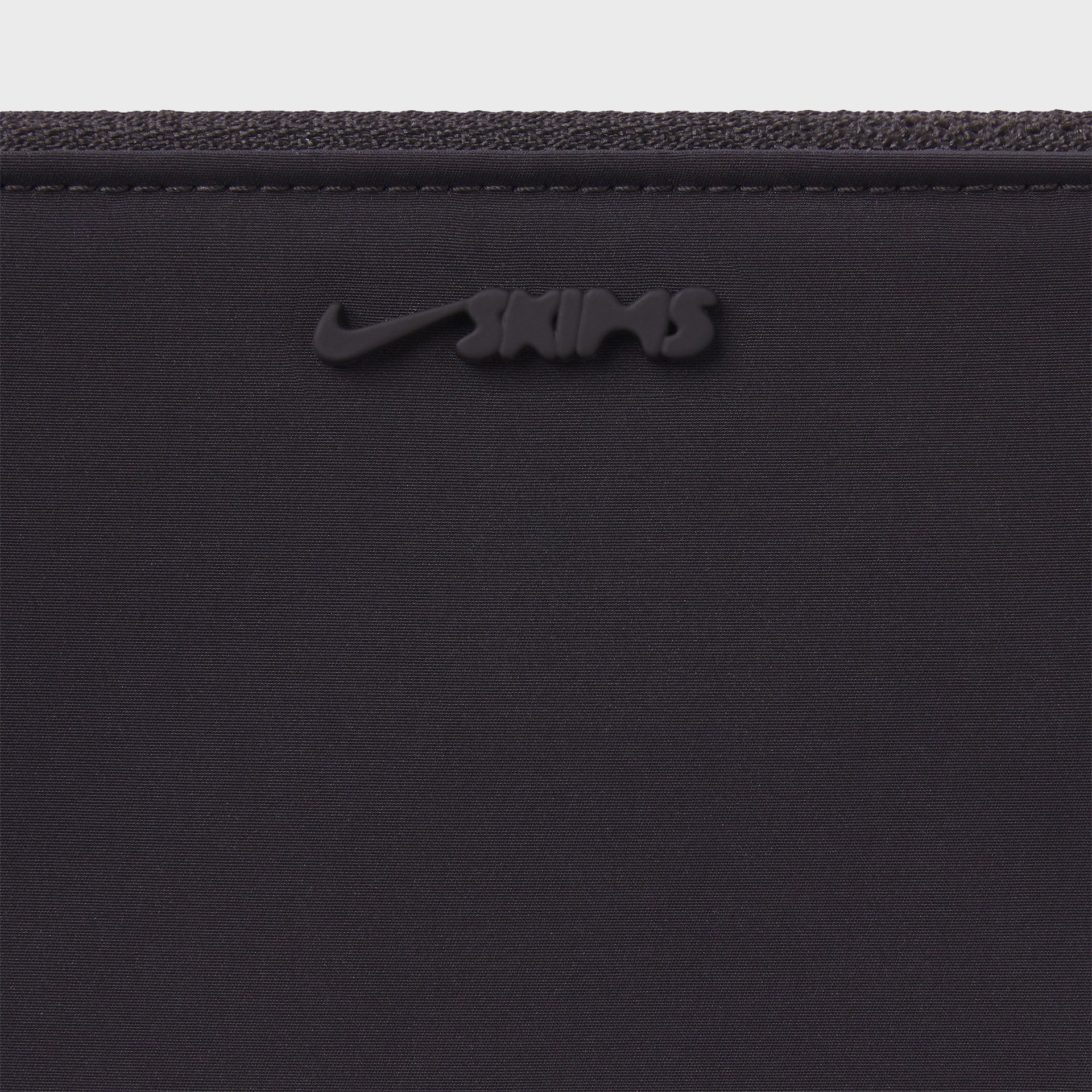 NikeSKIMS Clippable Pouch - Obsidian