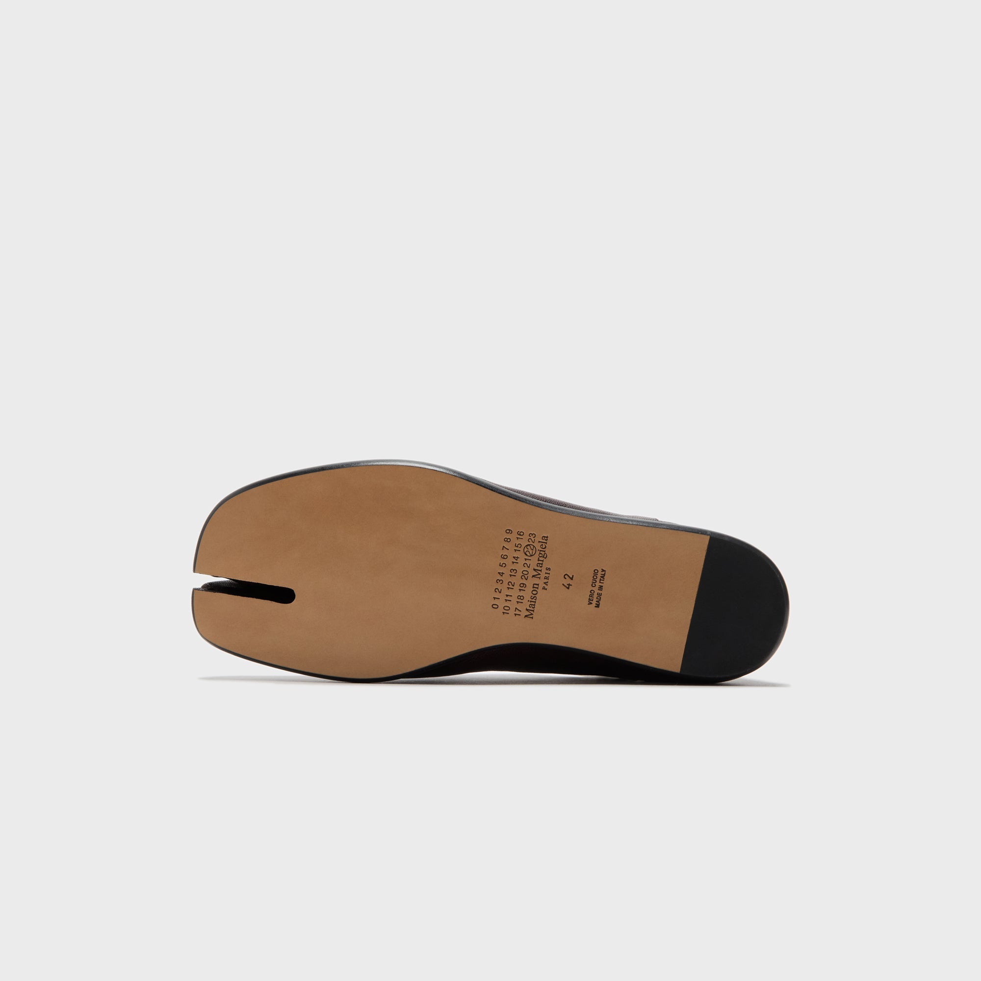 マルジェラ タビ Tabi Babouche CAMEL LEATHER 42 Maison Margiela Tabi Babouche - Camel Leather Moka – Kith