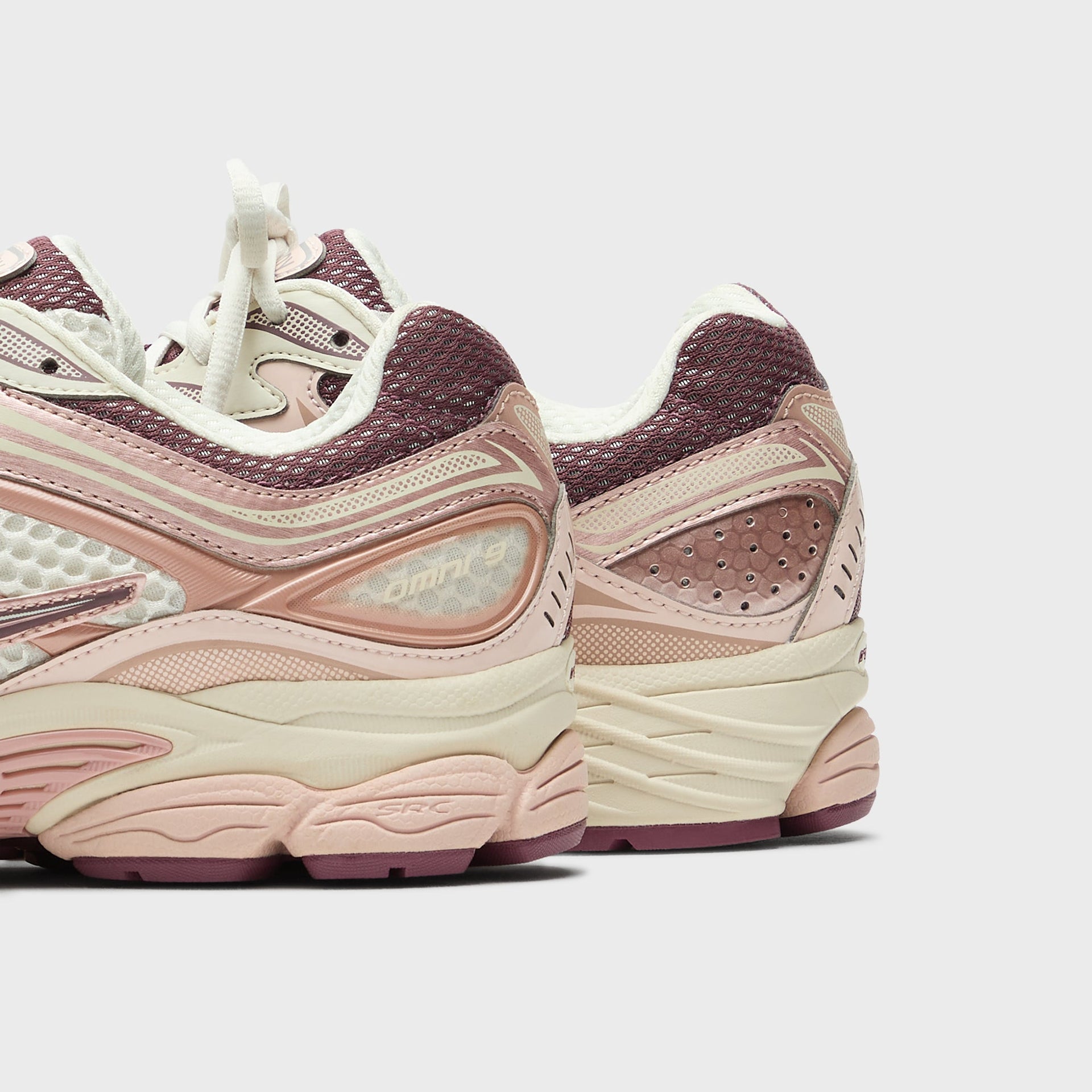 Saucony Progrid Omni 9 - Ivory / Peony