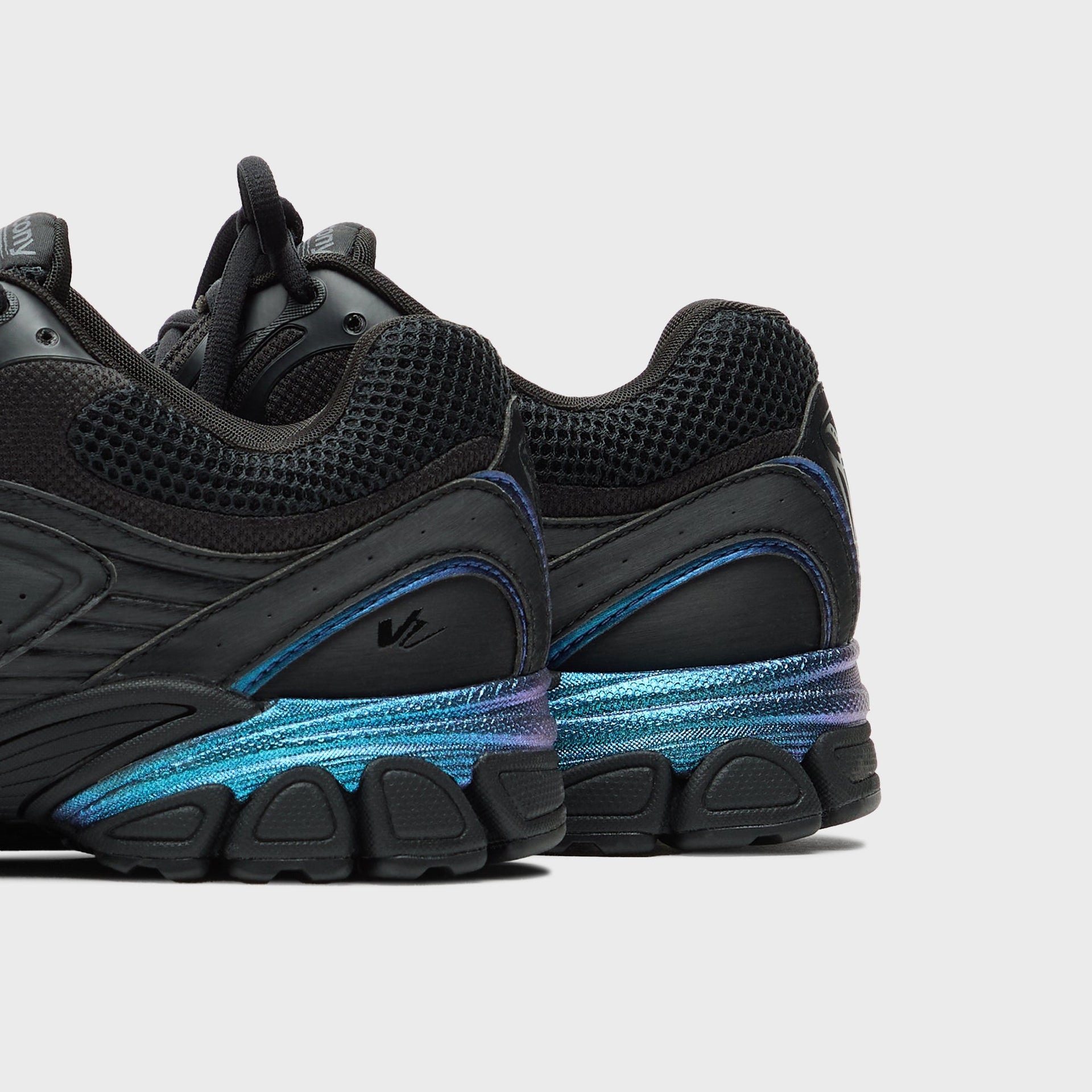 Saucony ProGrid V2 - Black / Night Sky