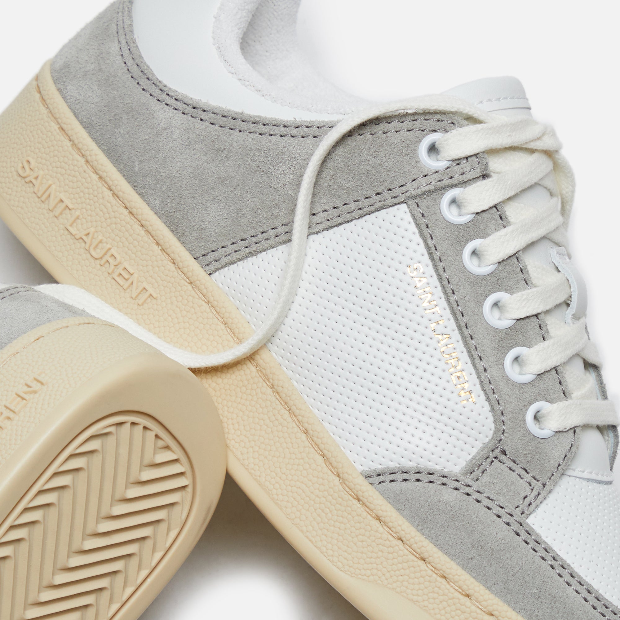 【SAINT LAURENT】 SL61 レースアップ スニーカー SL/61 sneakers in perforated leather | Saint Laurent | YSL US