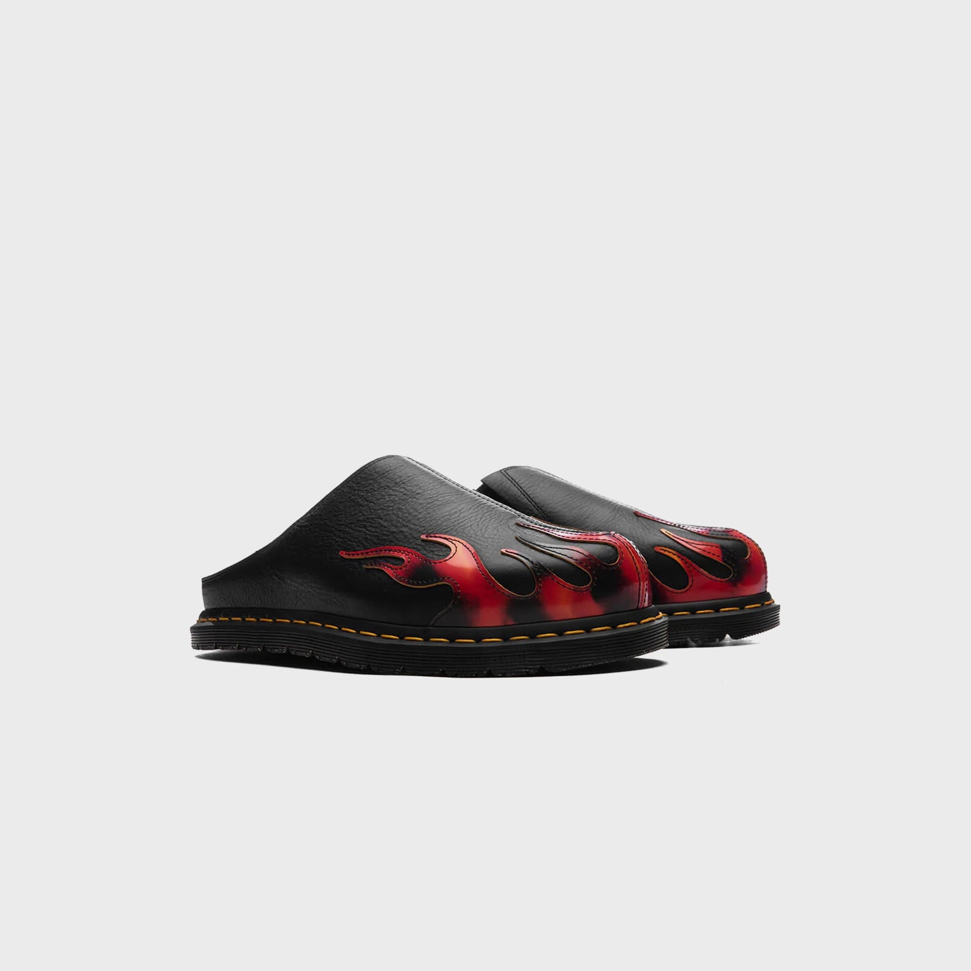 Dr. Martens San Mule - Flame XLD / Black
