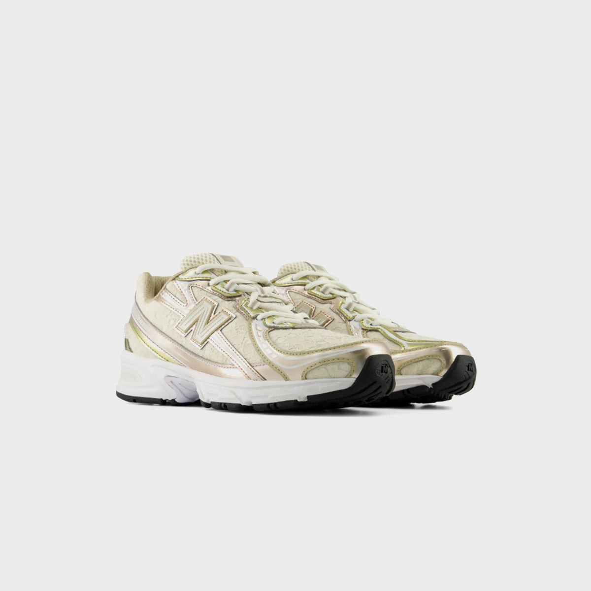 New Balance 740 - Sea Salt / Silver Metallic
