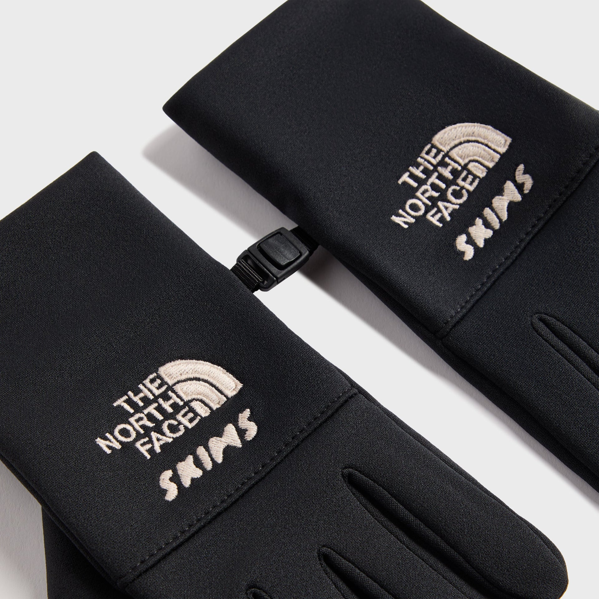 The North Face x SKIMS Gloves - Onyx