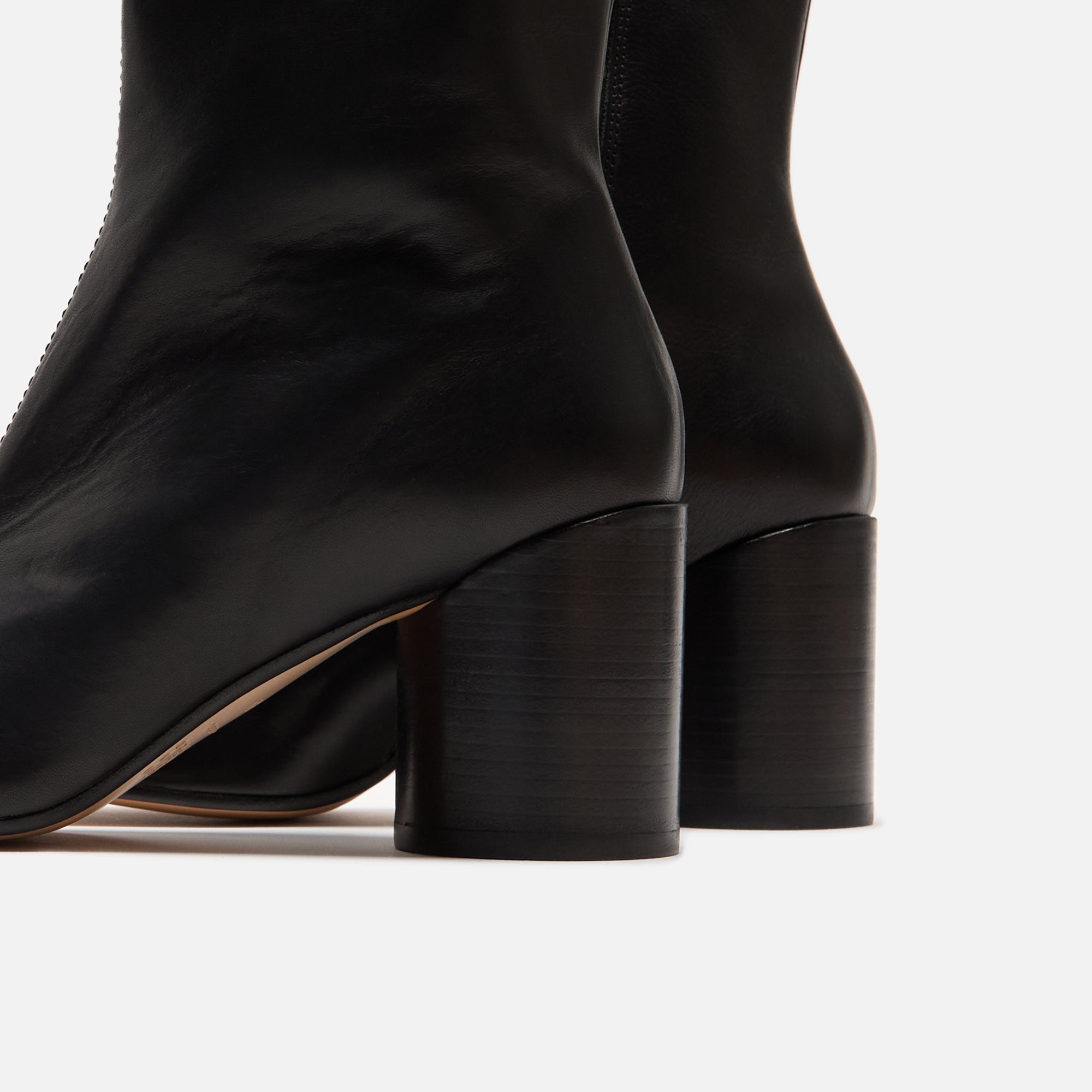 ショートブーツ・ブーティ MM6 Maison Margiela MM6 Maison Margiela Boots Black MM6 Maison Margiela Trunk Leather Boots | Black | FARFETCH