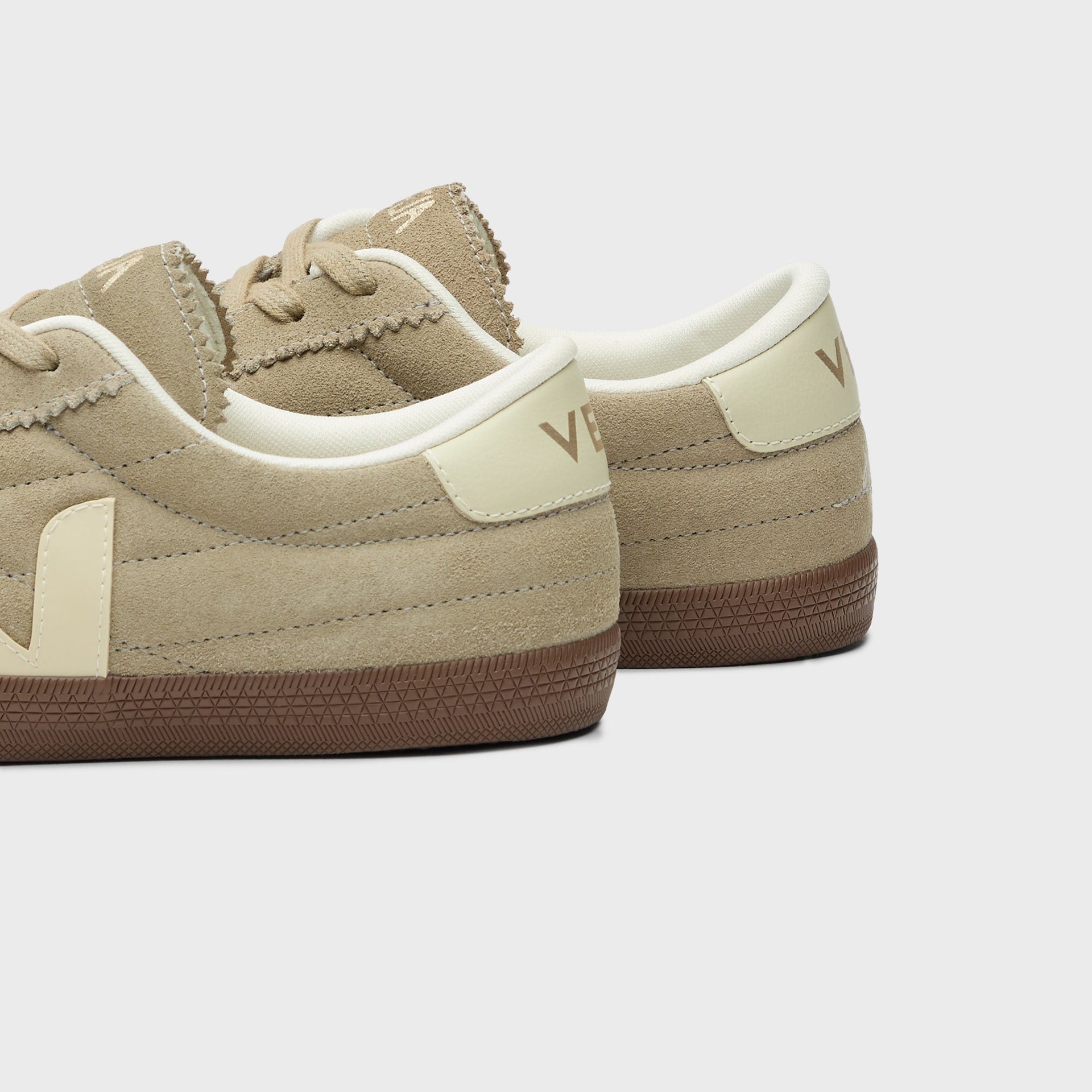 Veja Panenka Bastille - Pierre / Bark / Taupe