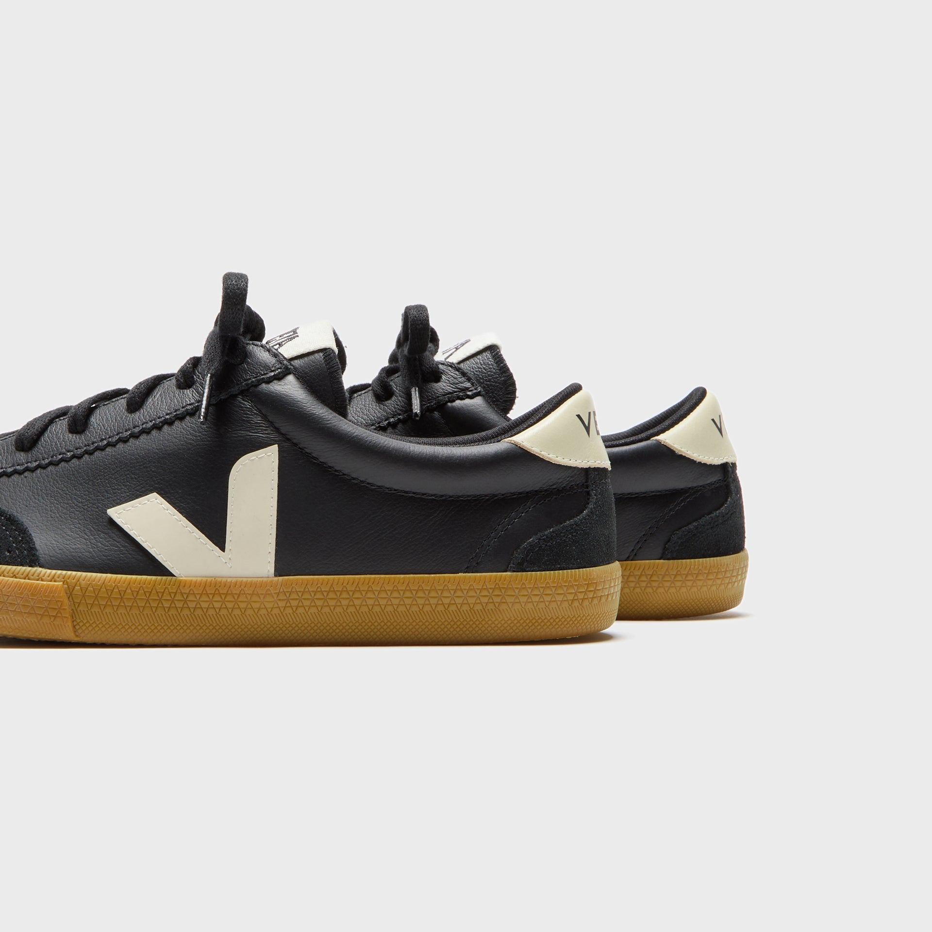 Veja Volley - Black Pierre