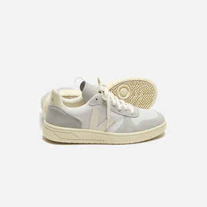 Veja V-10 - Light Grey Pierre