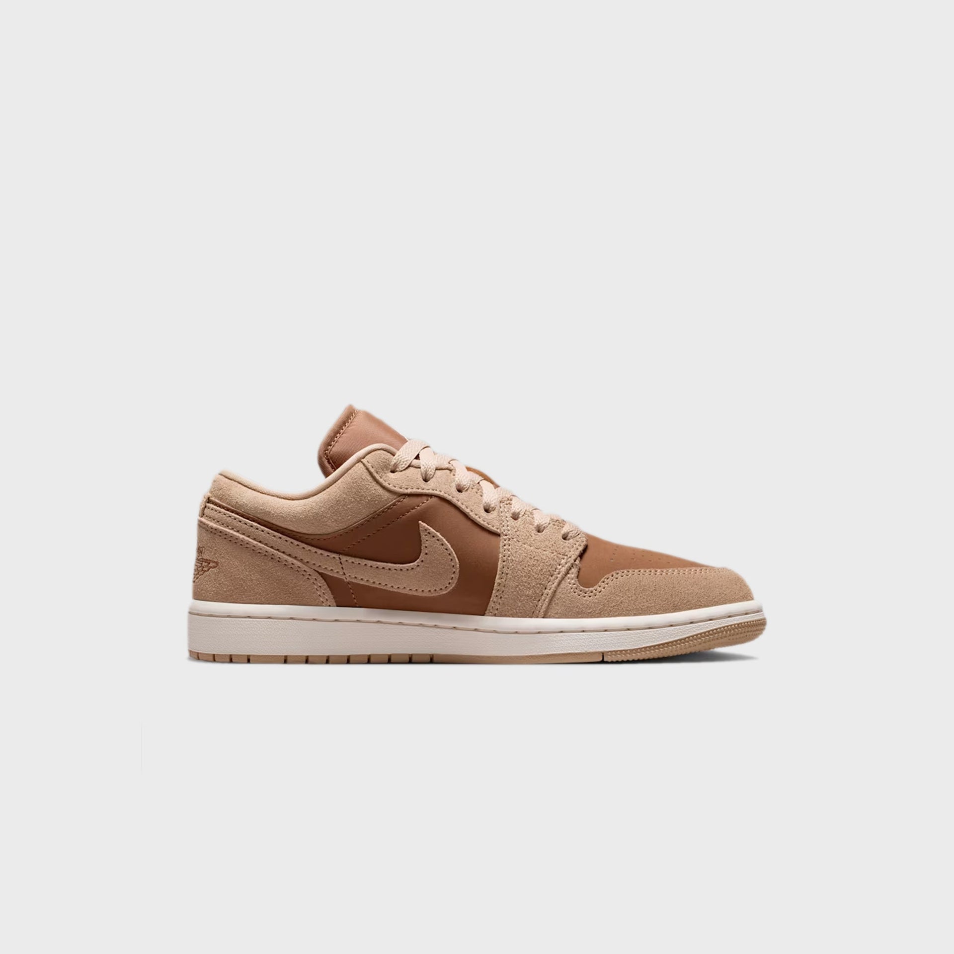 Jordan WMNS Air Jordan 1 Low - Legend Medium Brown / Chalk / Light British Tan
