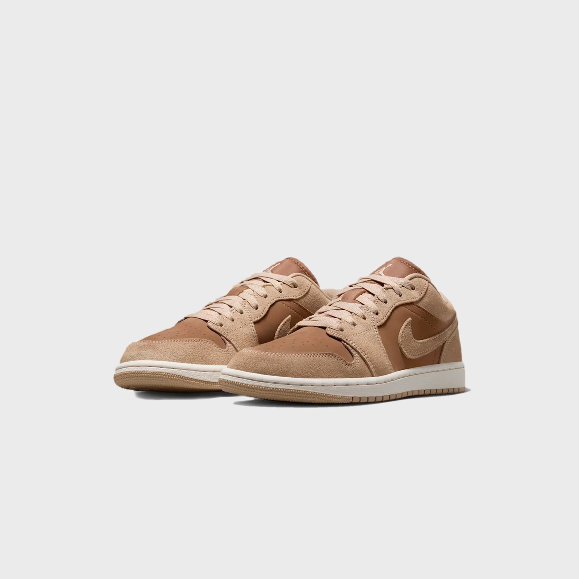 Jordan WMNS Air Jordan 1 Low - Legend Medium Brown / Chalk / Light British Tan