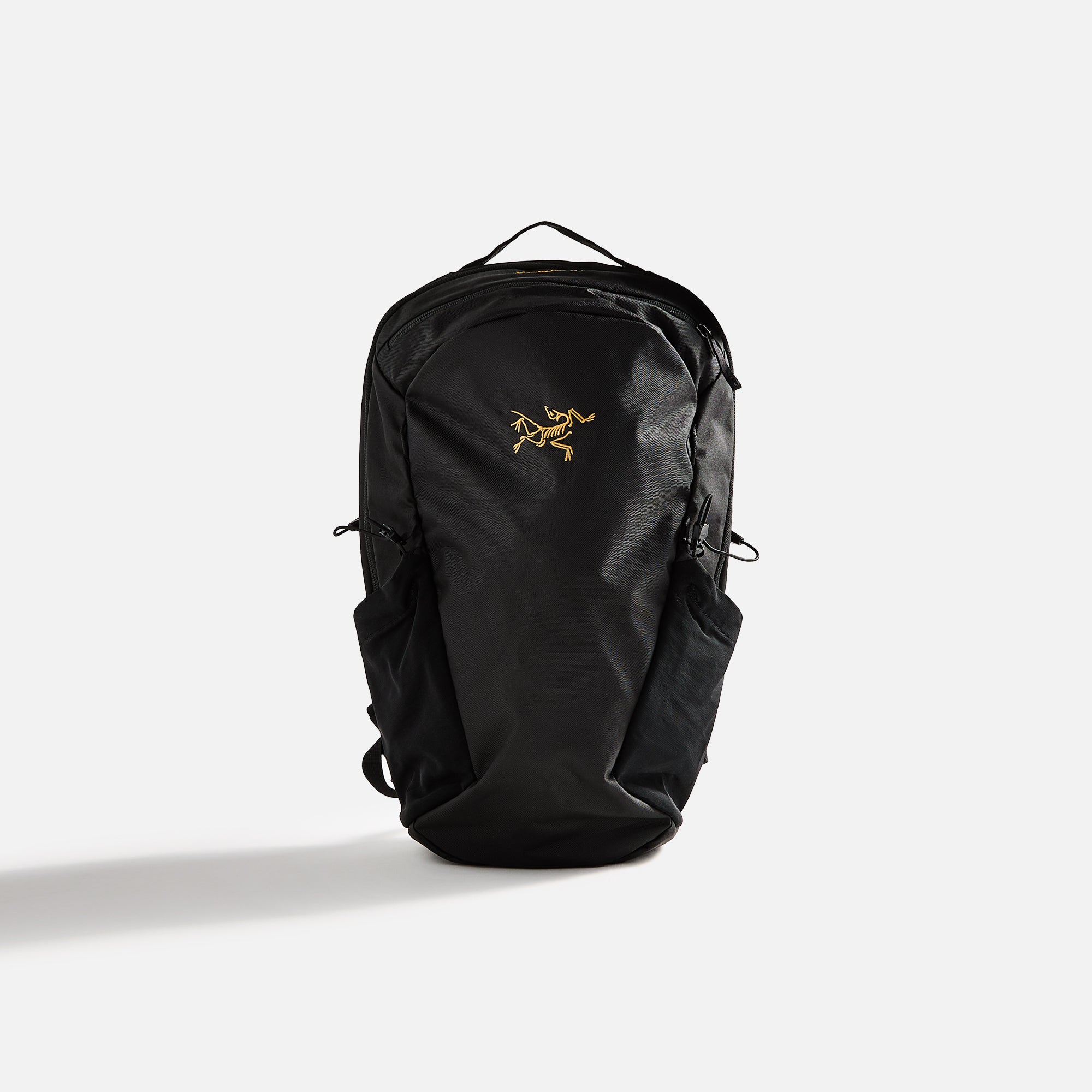 Arc'teryx Mantis 16 Backpack - Black – Kith