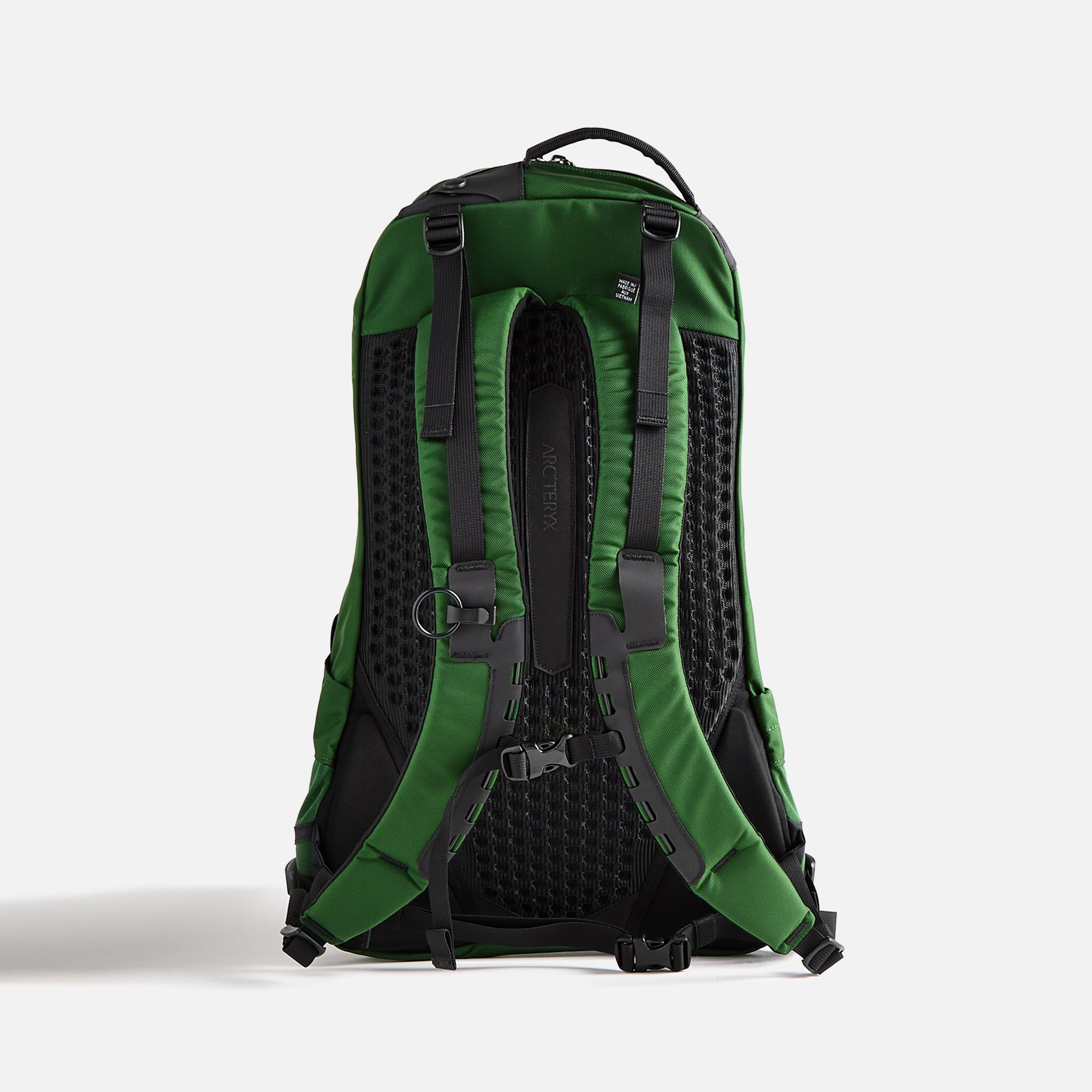 Arc'teryx Arro 22 Backpack - Eden – Kith