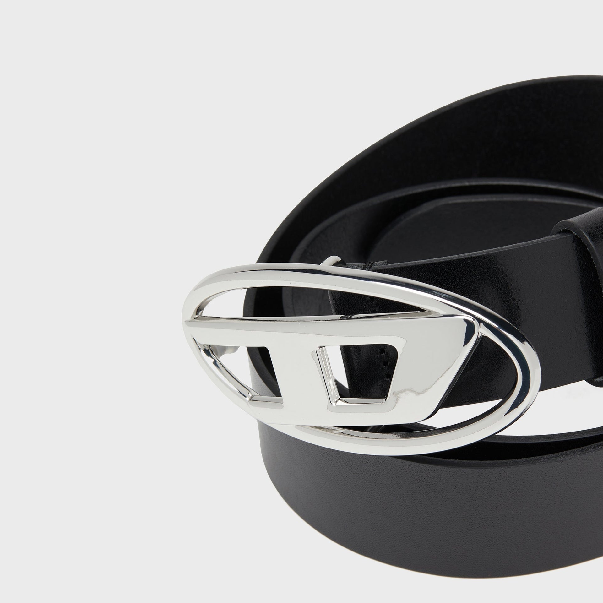 Diesel Leather Belt With Shiny Oval D Logo Buckle - Black / Silver