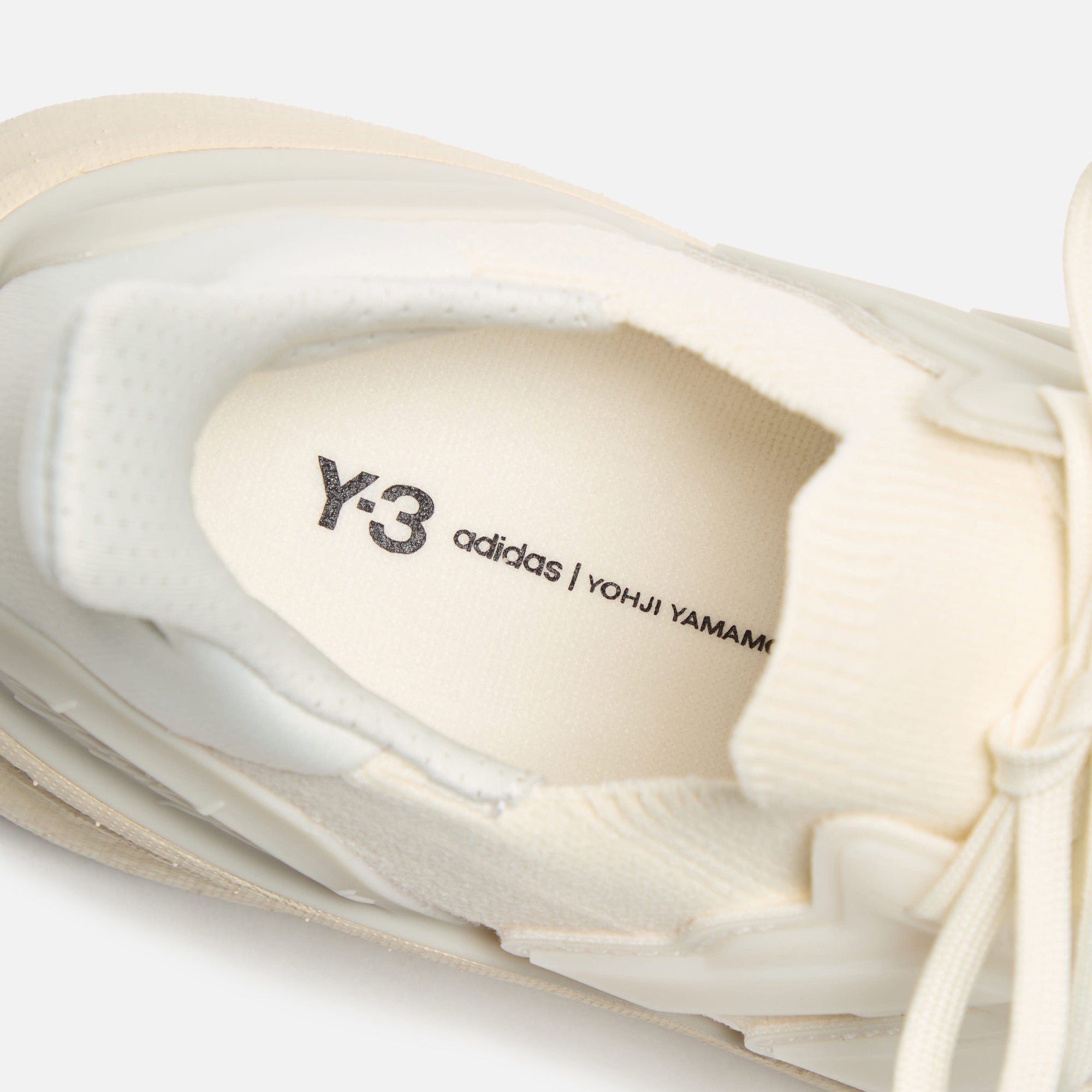 【関税込み】Y-3 オフホワイト Ultraboost 5 スニーカー Y-3 Off-white Ultraboost 5 Sneakers | ModeSens