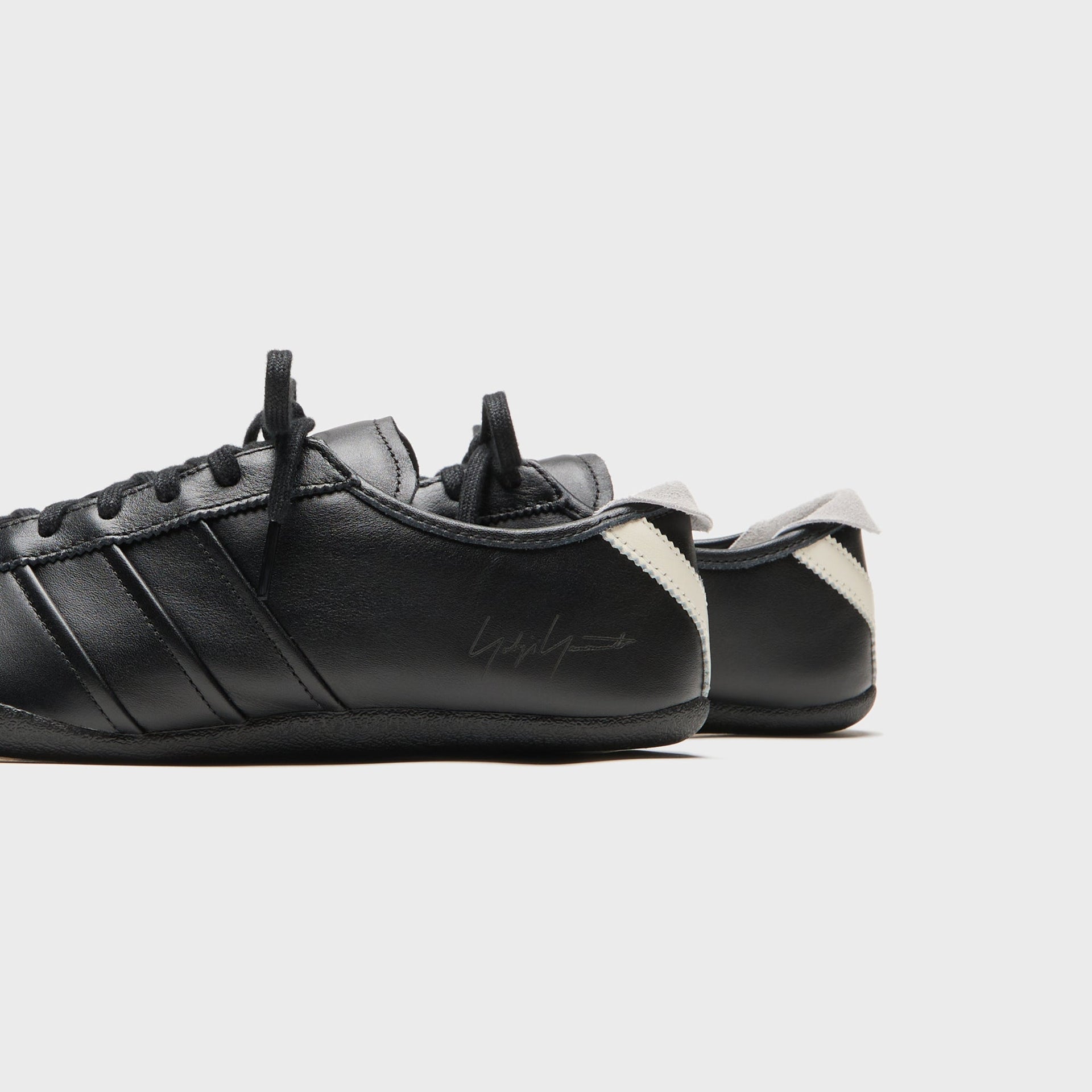 adidas x Y-3 Tokyo - Black / Black / White