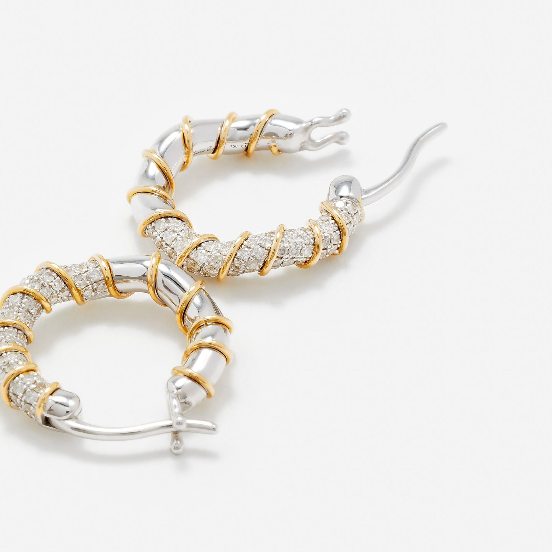 Yvonne Leon Mini Creole Twists Earrings - Gold / White