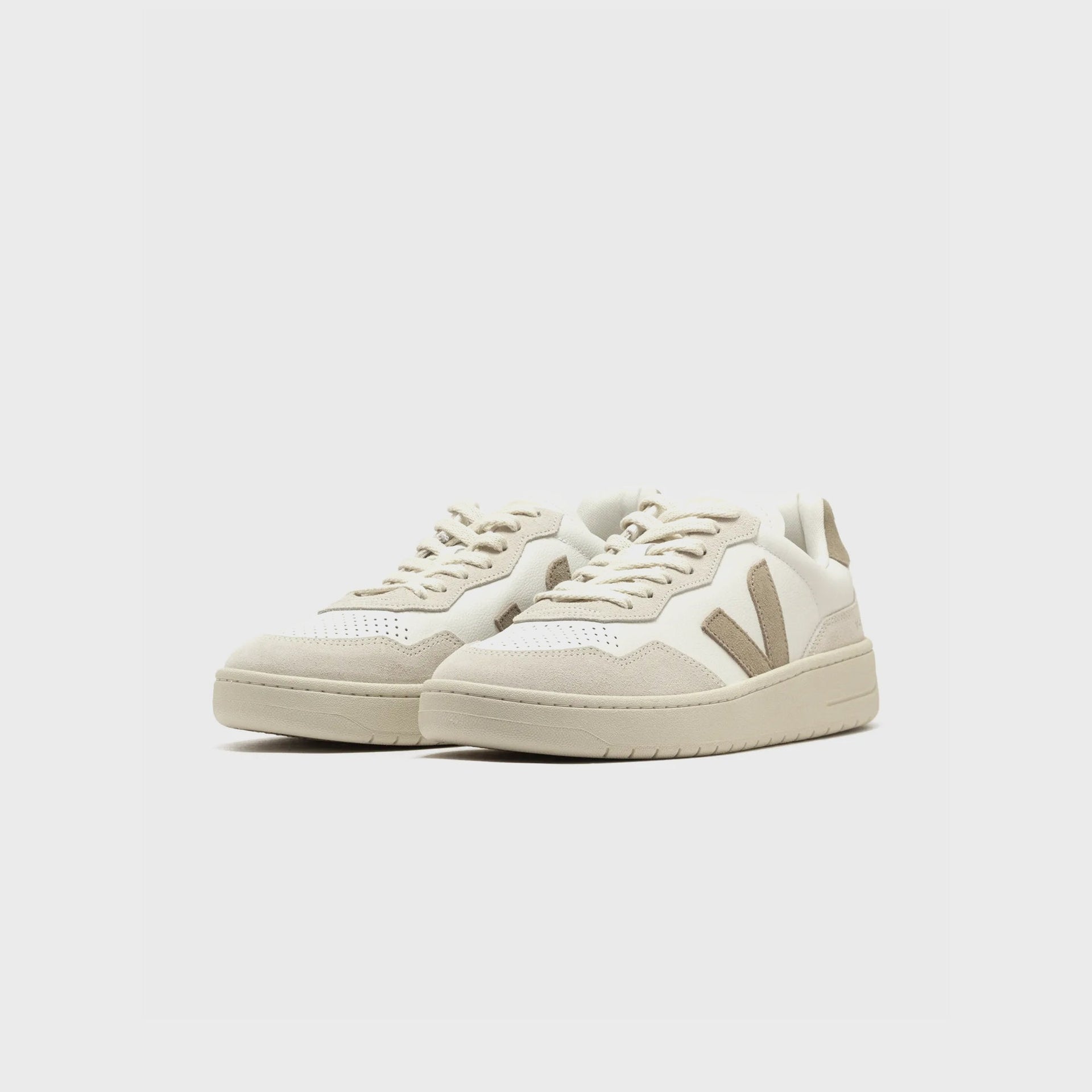 Veja V-90 - White / Taupe