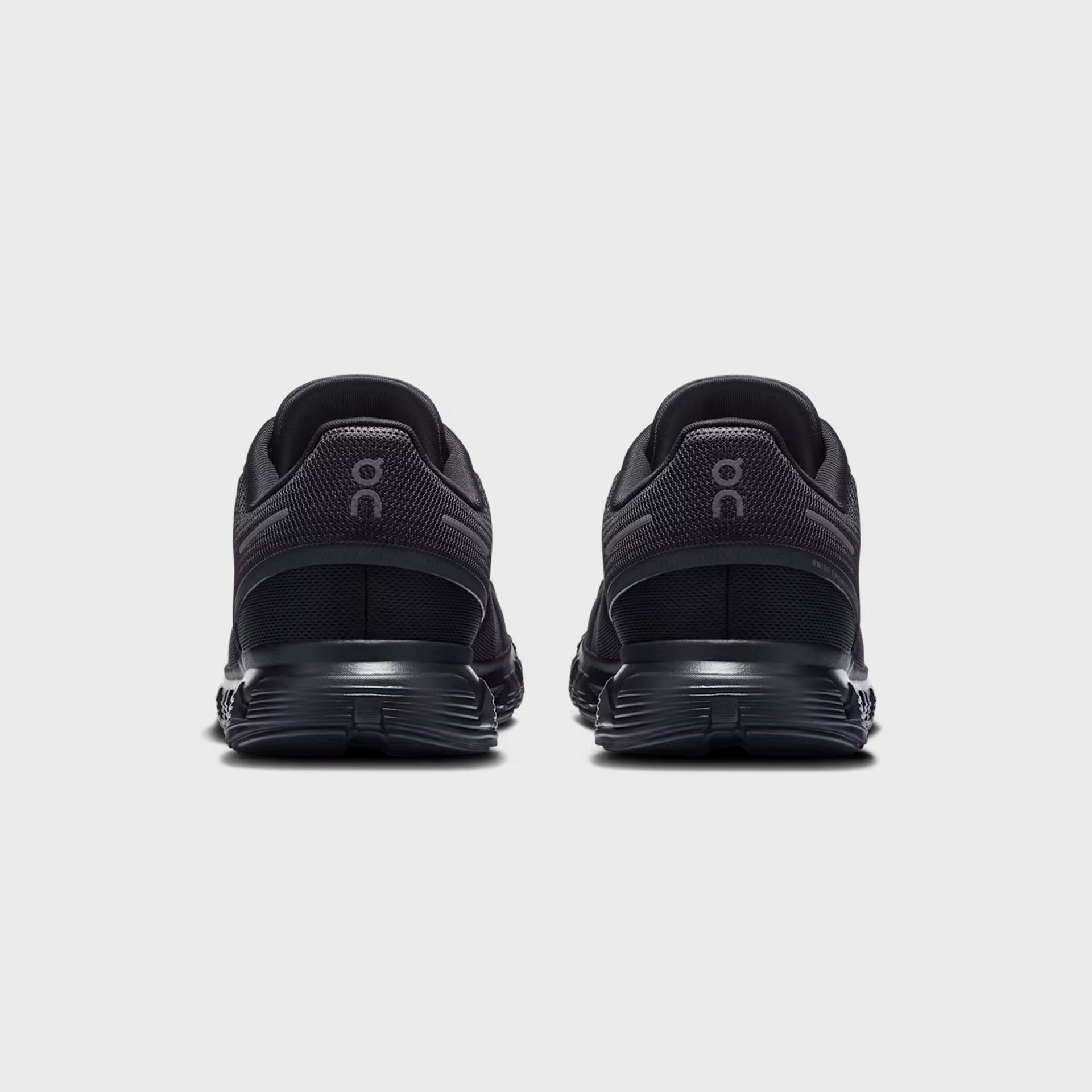 On Running Cloud 6 - Black / Eclipse