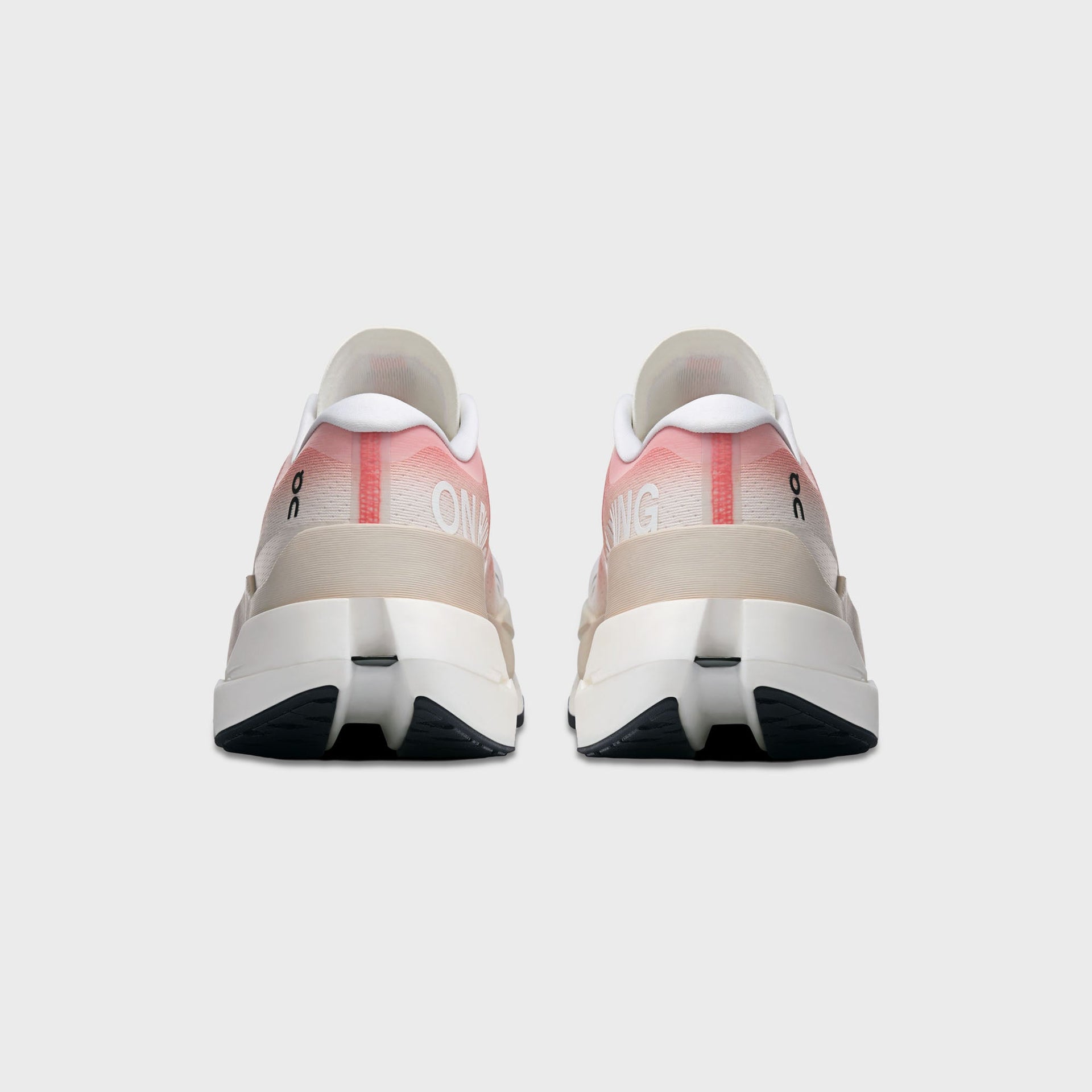 On Running Cloudboom Max - White / Pearl