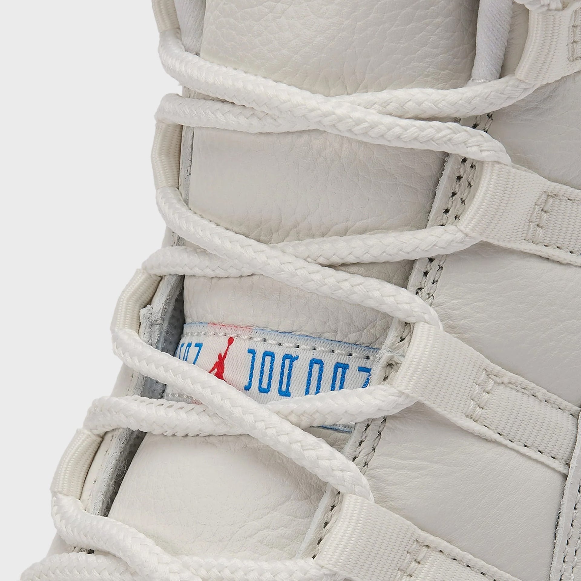 Nike Air Jordan 11 Retro - Sail / Newsprint / Sport Royal