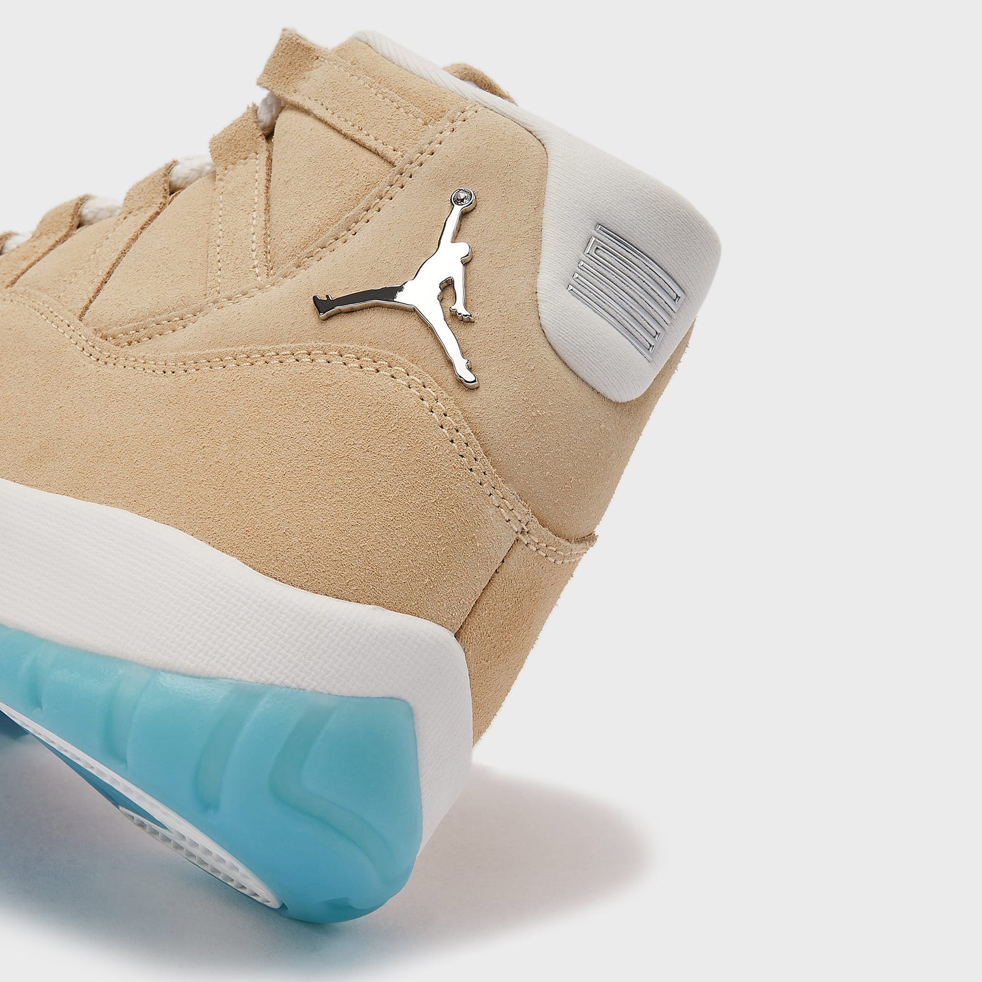 Nike Air Jordan 11 Retro - Canvas / Metallic Silver / Summit White