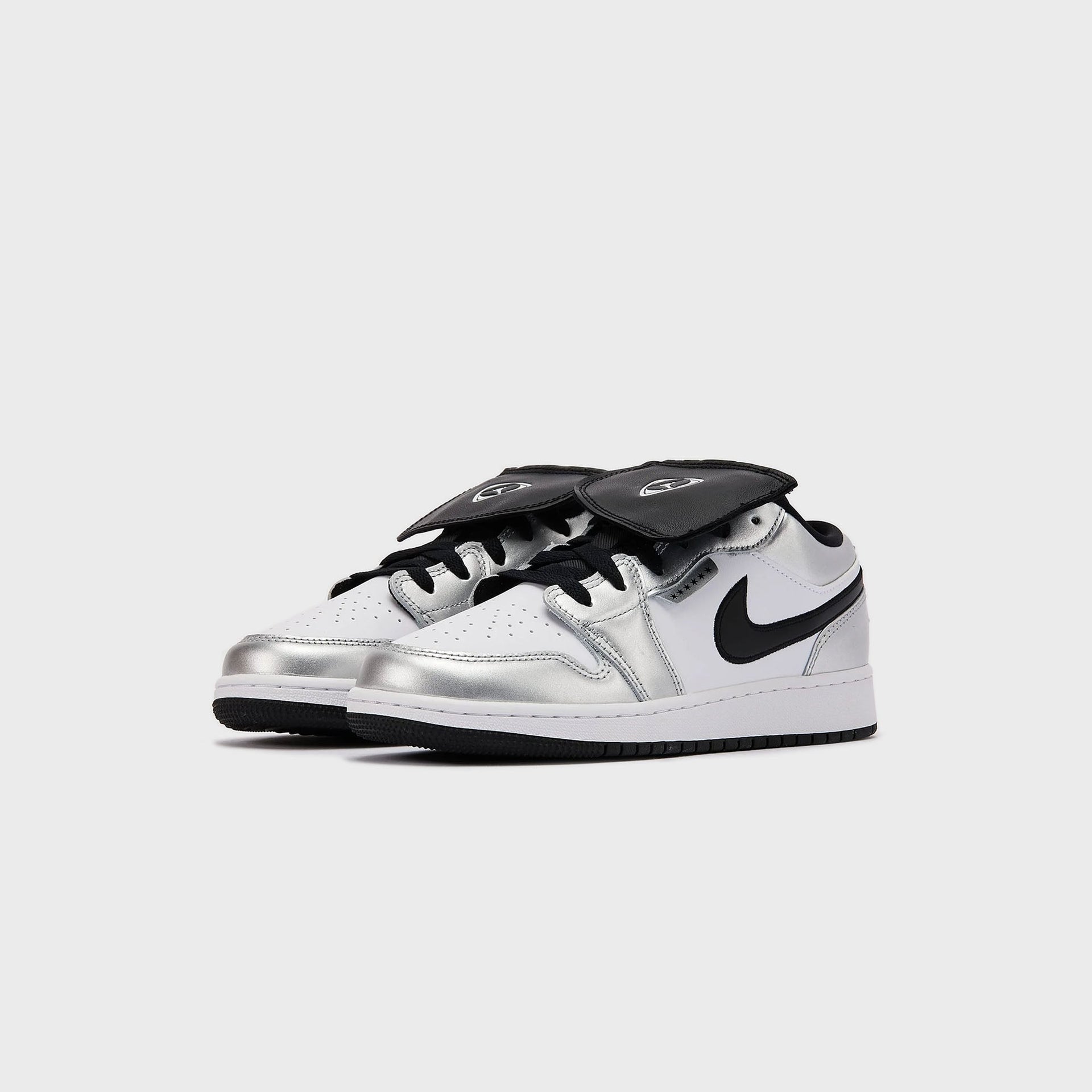 Jordan GS Air Jordan 1 Low SE - White / Metallic Silver / Black