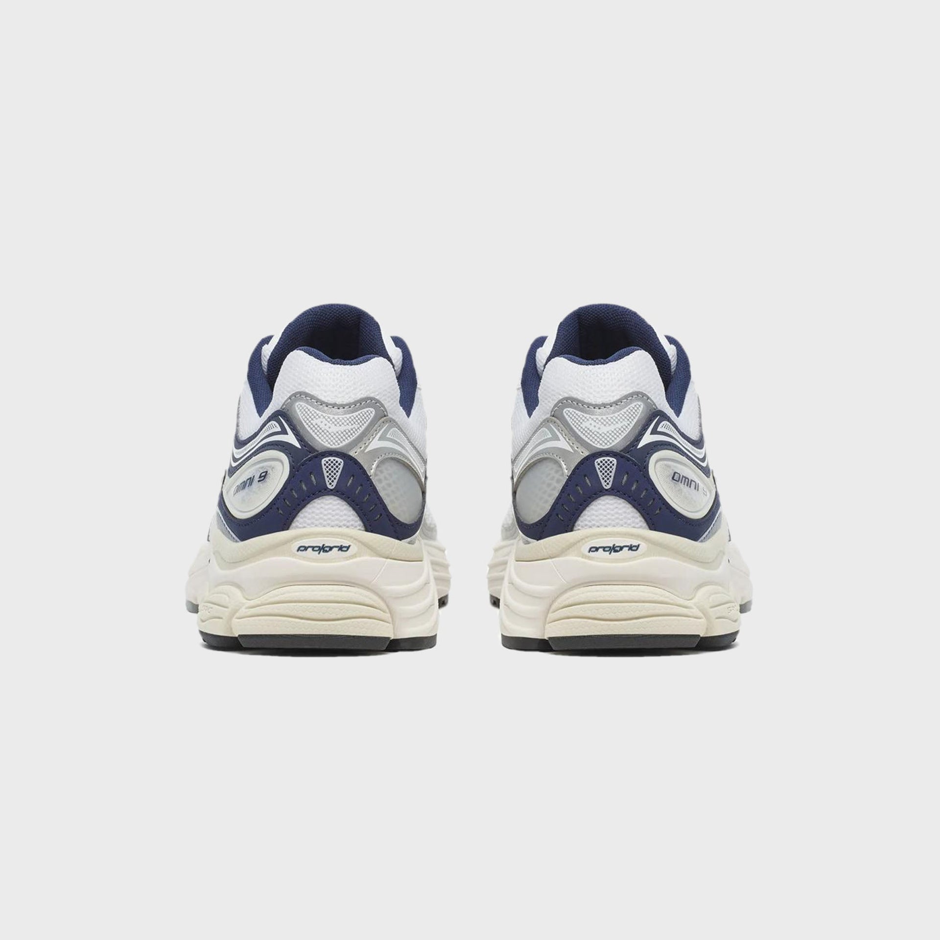 Saucony ProGrid Omni 9 - White / Navy