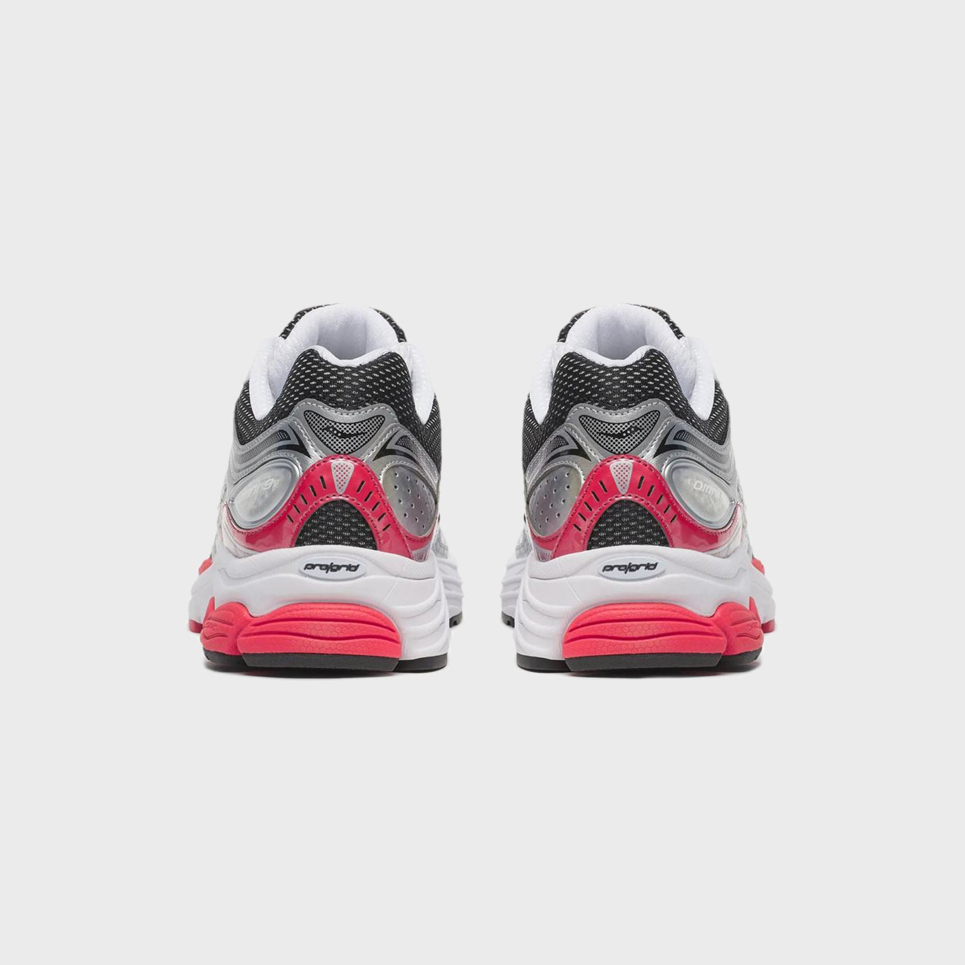 Saucony ProGrid Omni 9 - White / Red