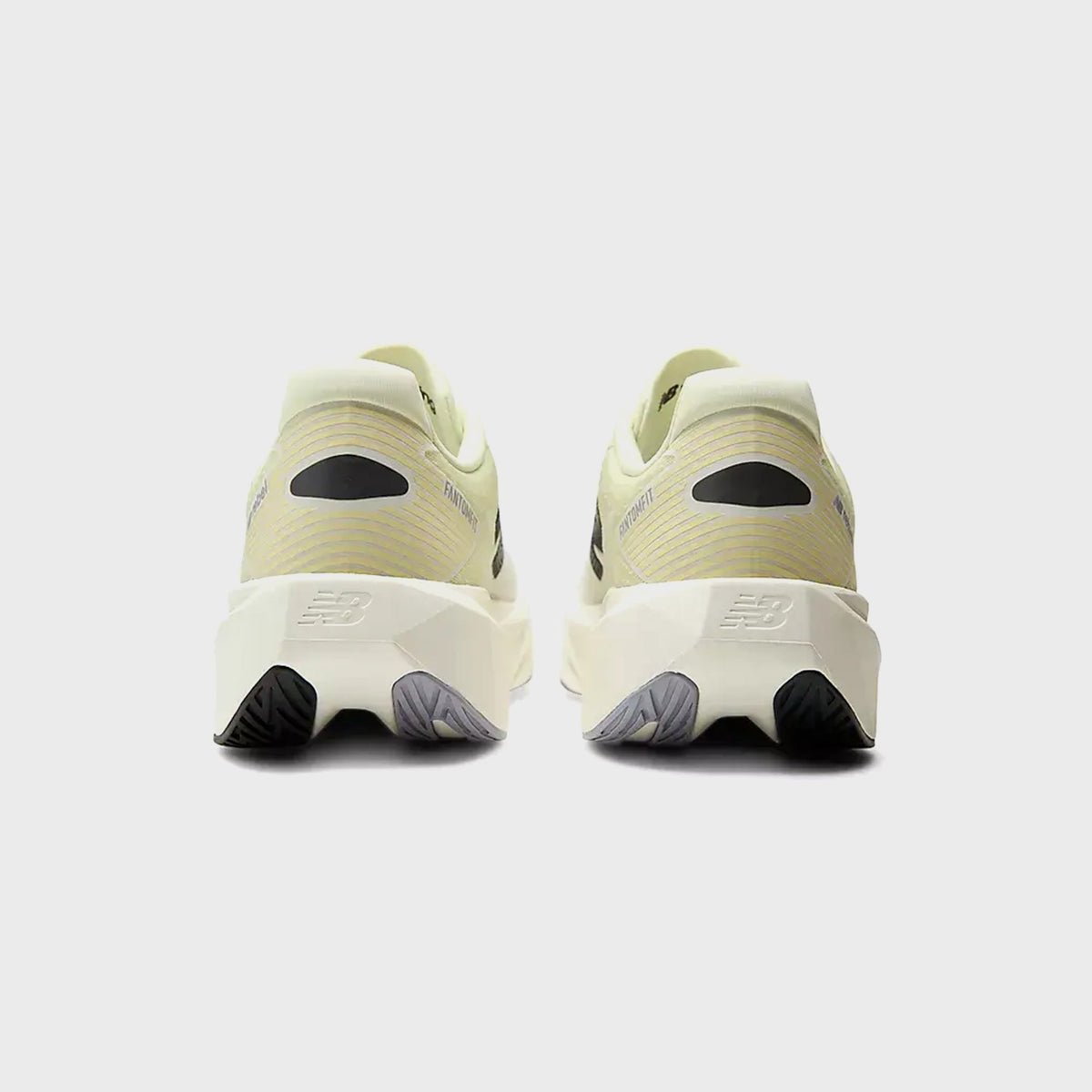 New Balance FuelCell Rebel v5 - Pistachio Butter / Digital Mist