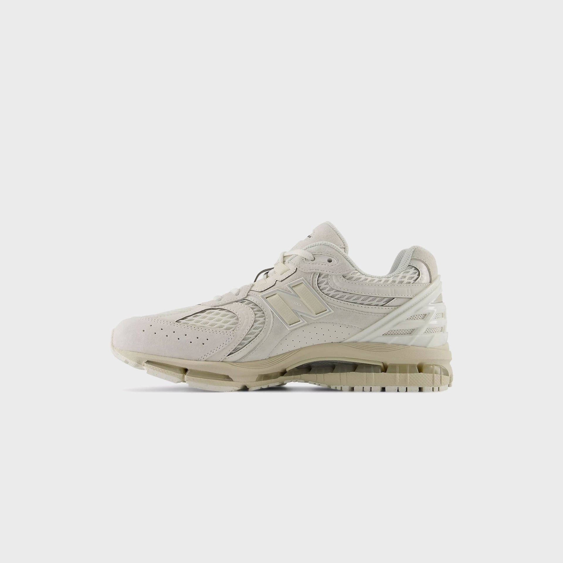 New Balance 1954R in tonal sea salt cream, medial inner side profile with tonal N logo