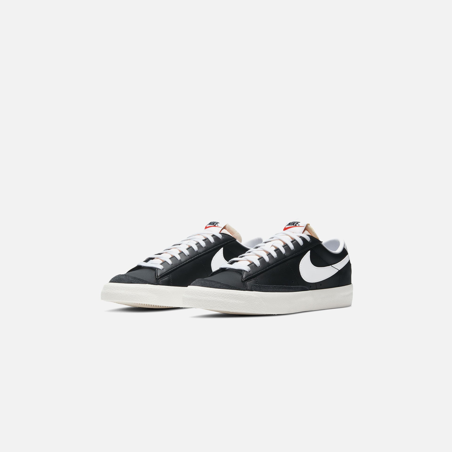 Nike Blazer Low `77 - Vintage Black / White / Sail / Black