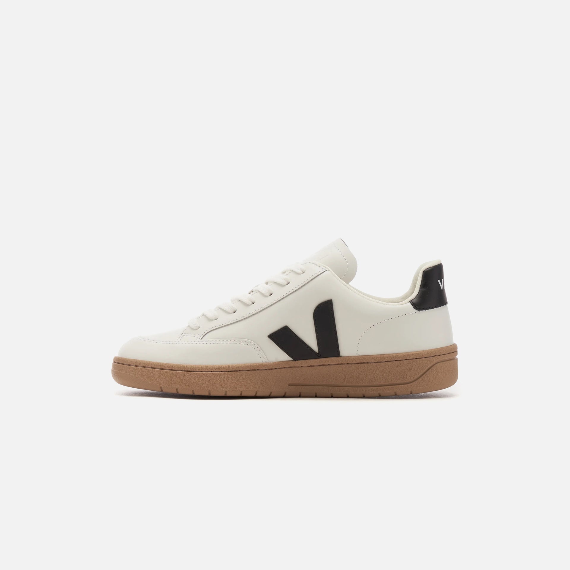 Veja V-12 - Extra White / Black / Dune