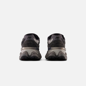 New Balance 9060 - Black / Grey