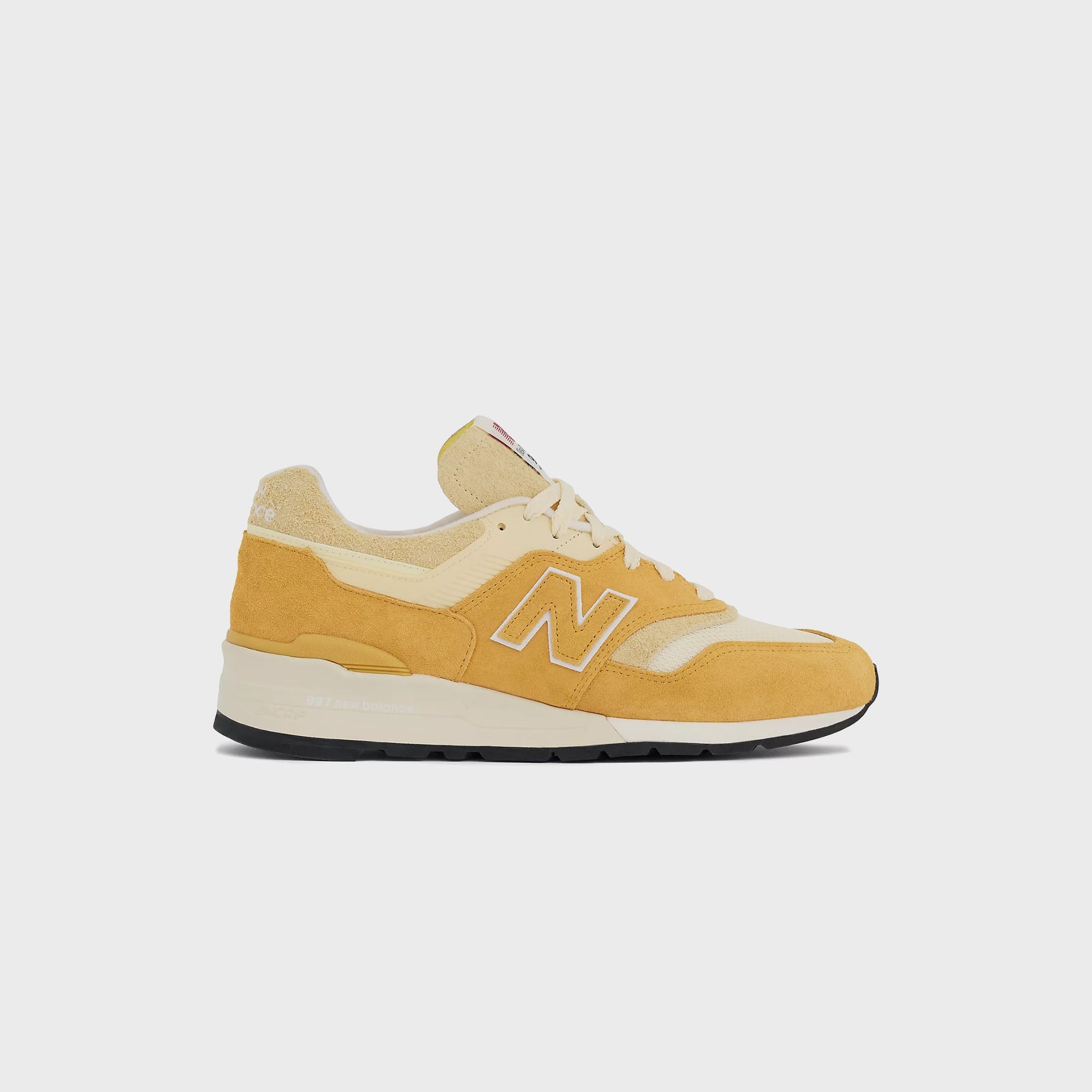 靴 New Balance KIHT997.5 Made in USA New Balance Made in USA 997 - Dried Apricot / Calcium / White – Kith