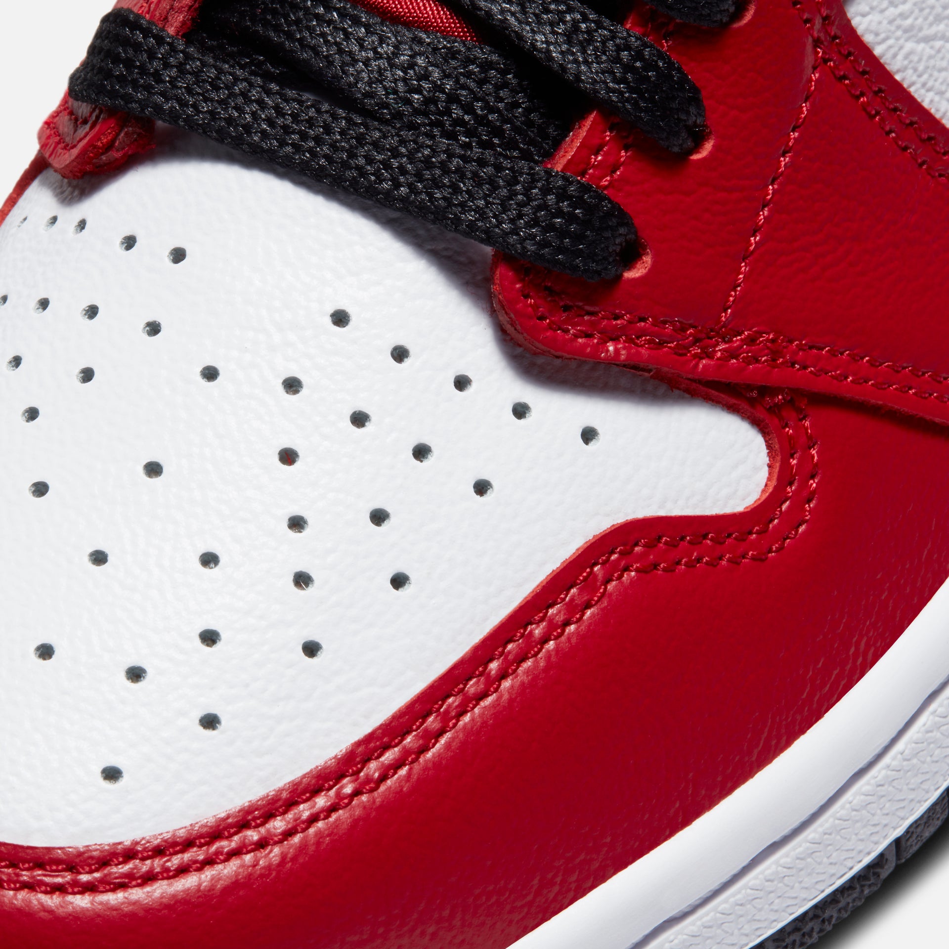 Nike WMNS Air Jordan 1 High - University Red / Black / White