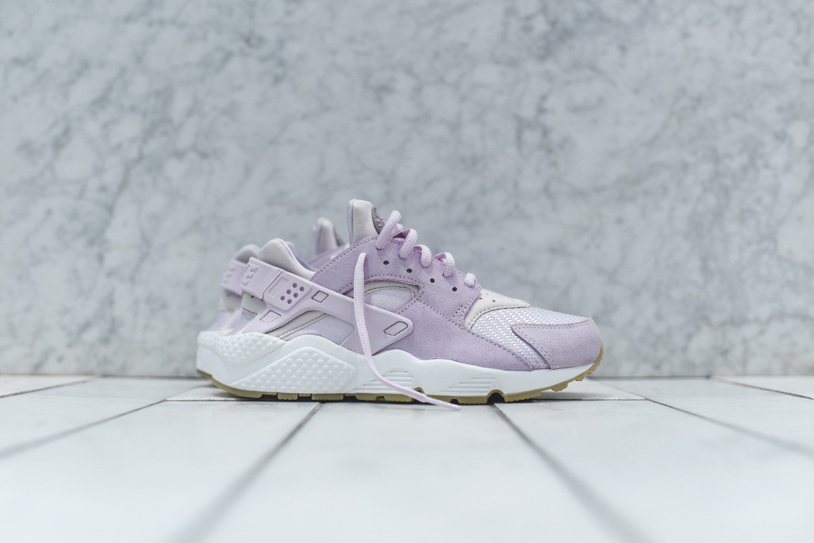 Nike WMNS Air Huarache Run Bleached Lilac – Kith