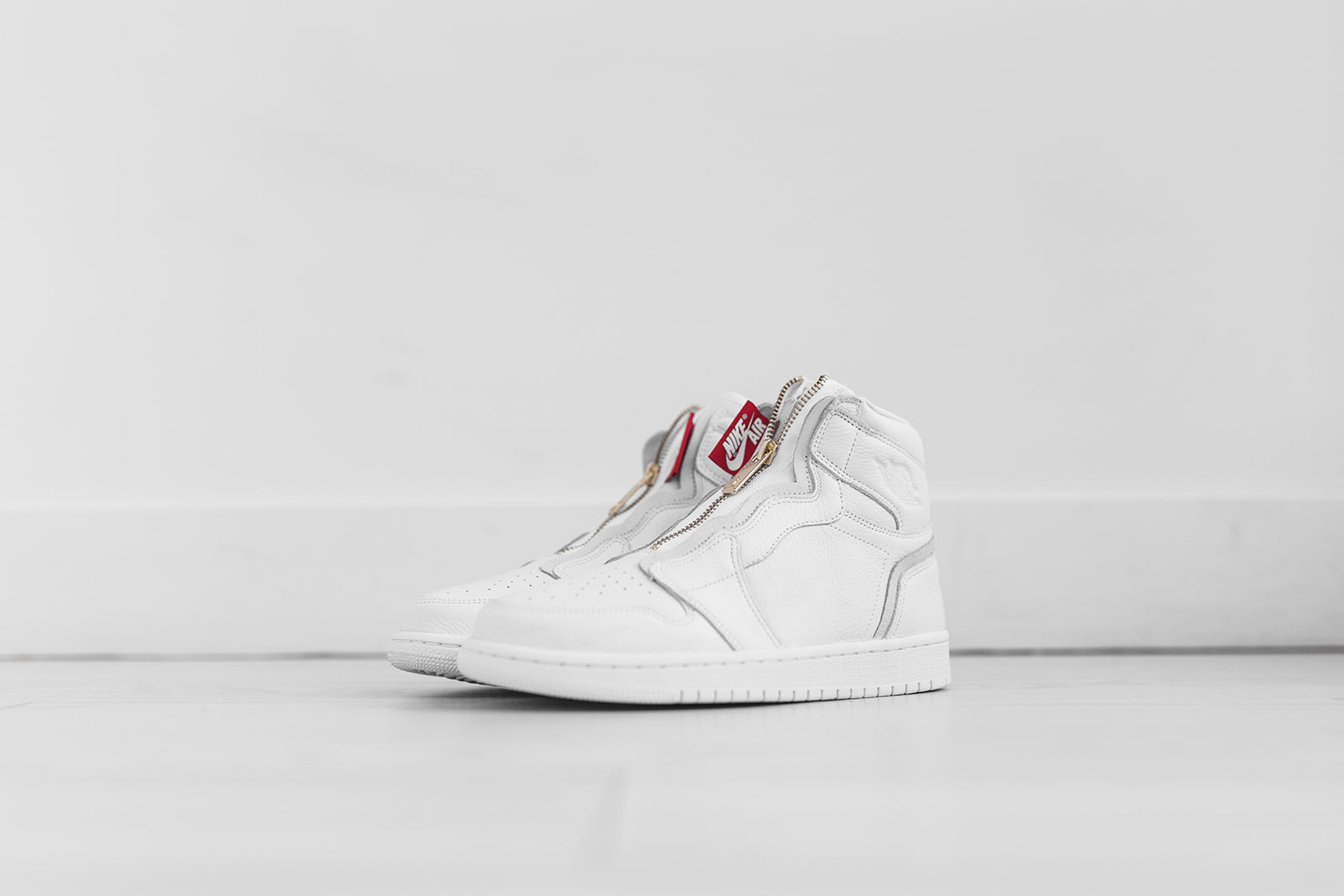 Nike WMNS Air Jordan 1 High Zip - Triple White