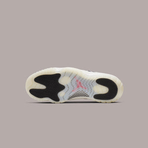 Nike Air Jordan 11 Retro Low LE - Light Bone / Smoke Grey / Black