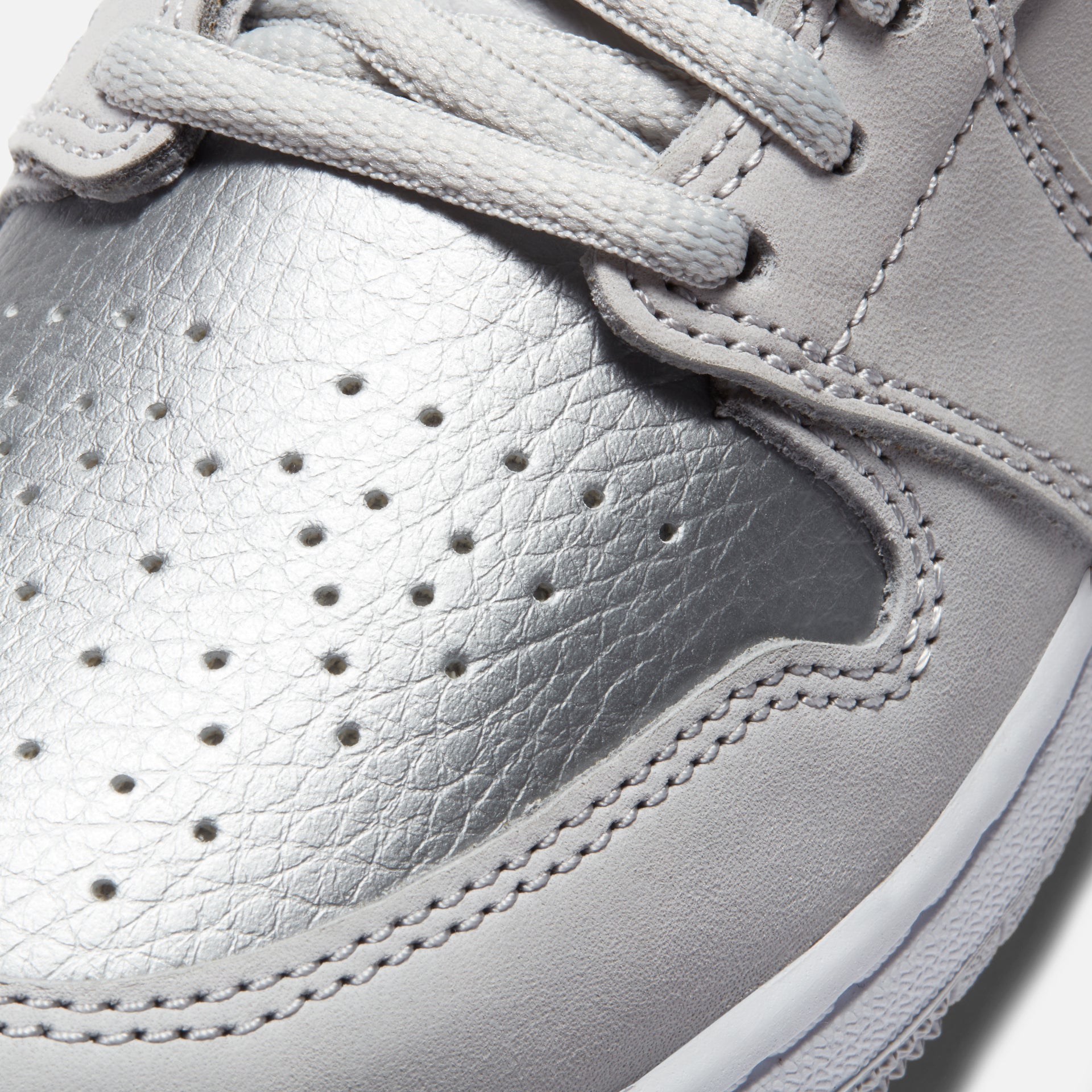 Nike Grade School Air Jordan 1 High OG - Neutral Grey / Metallic Silver / White