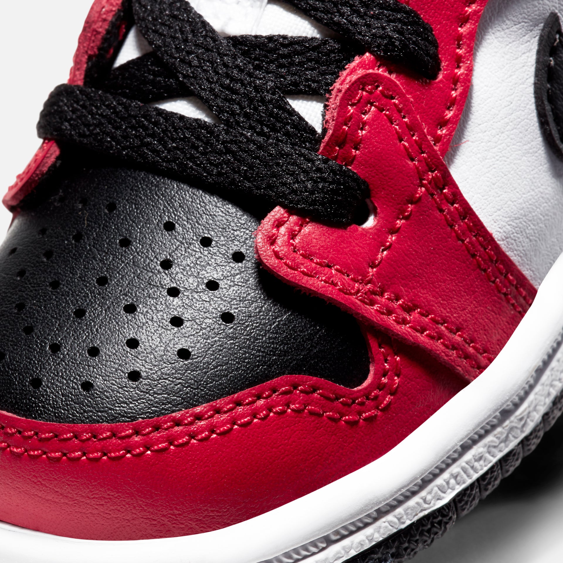 Nike Air Jordan 1 Mid Toddler - Black / Gym Red