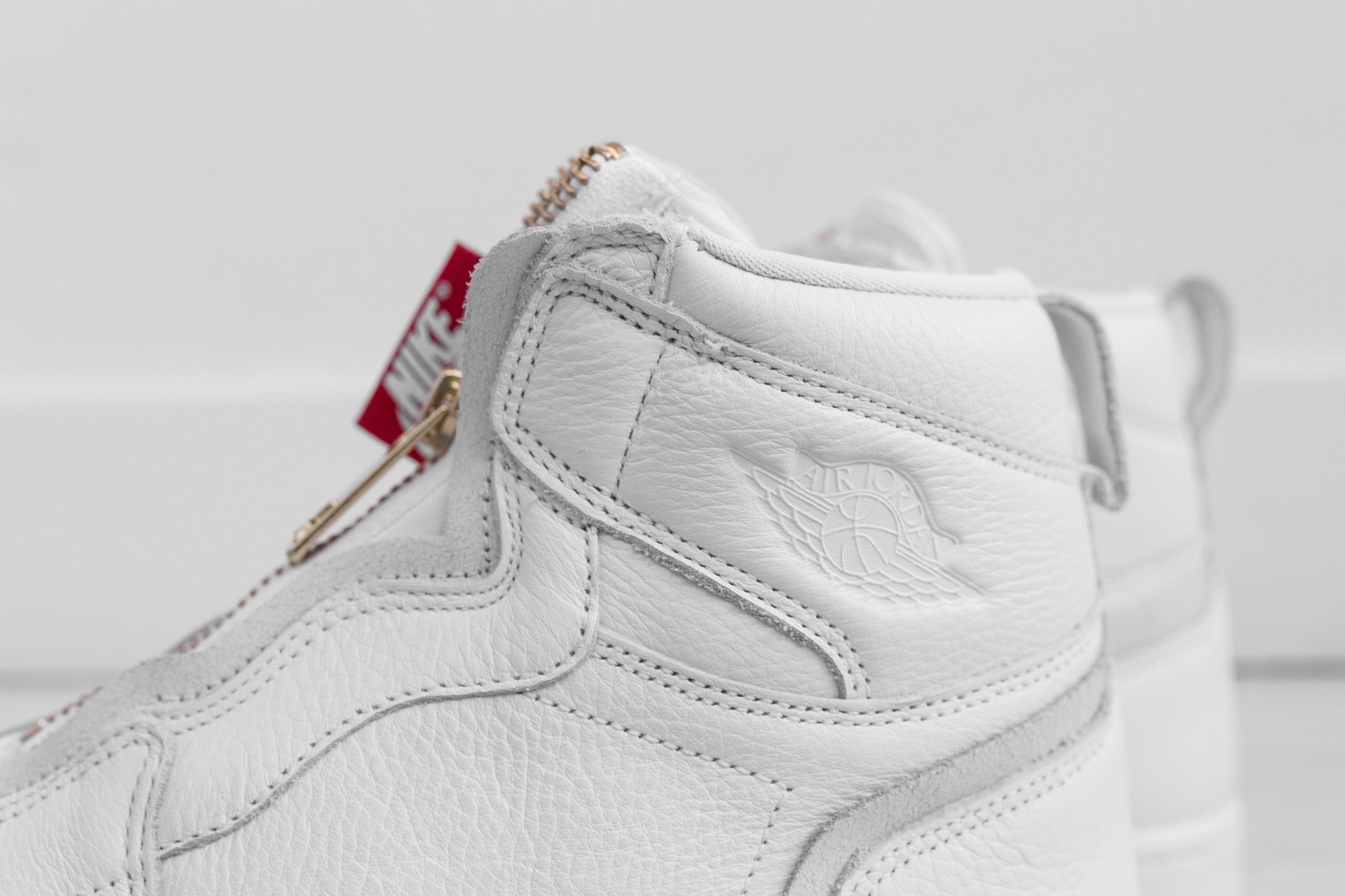 Nike WMNS Air Jordan 1 High Zip - Triple White