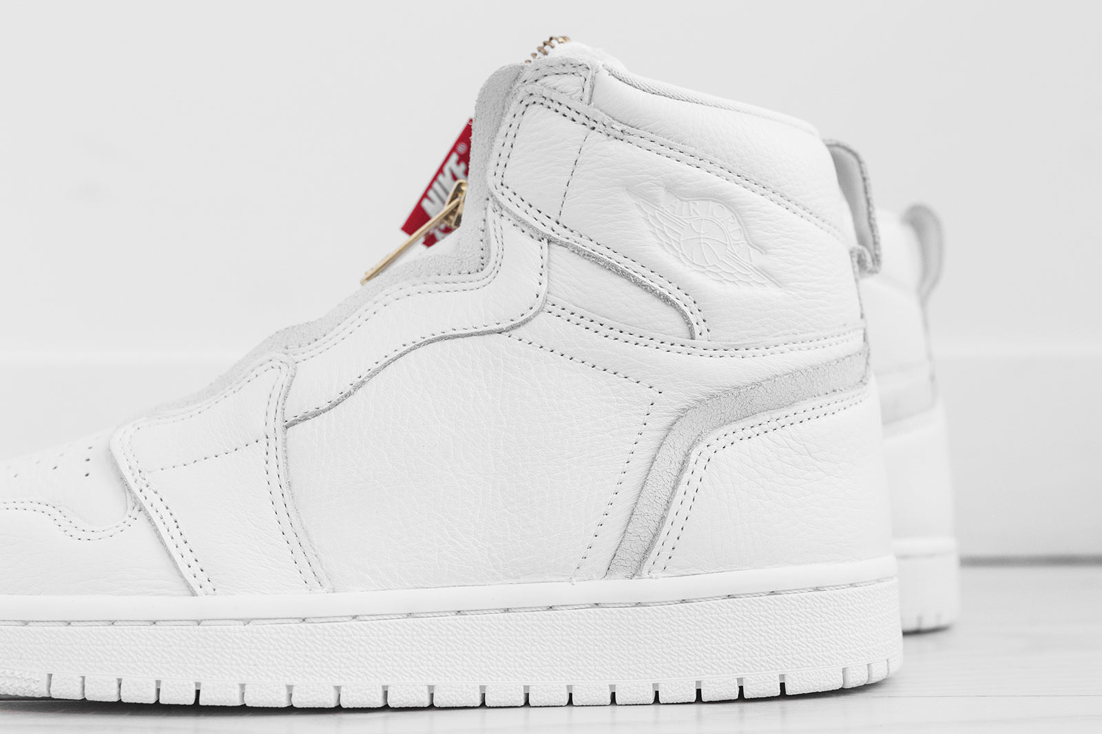 Nike WMNS Air Jordan 1 High Zip - Triple White