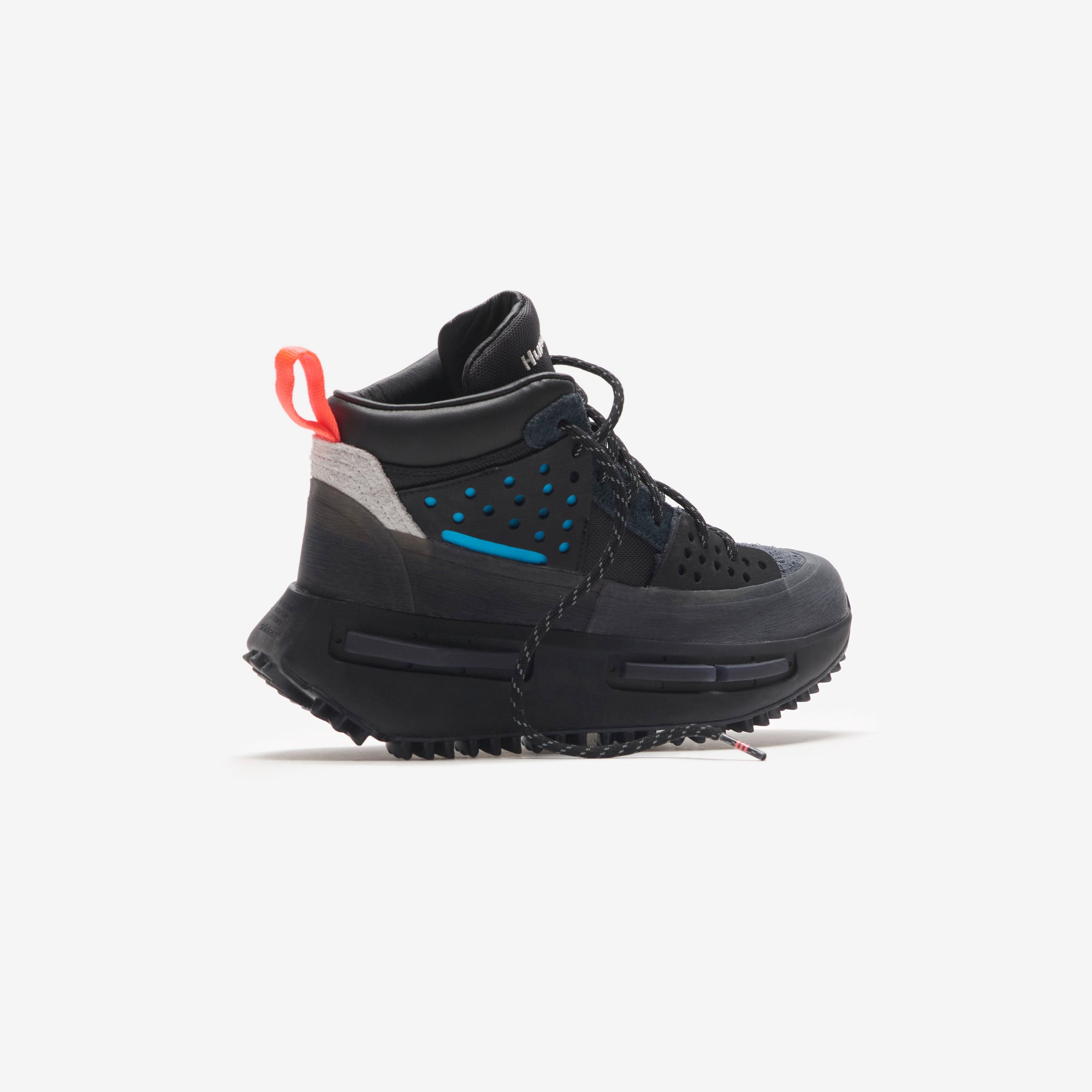 靴 adidas HU NMD TRAIL HIKE MID adidas HU NMD Trail Hike Mid - Core Black / Core Black