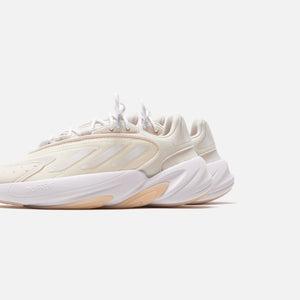 adidas Ozelia - White Tint / Ecru Tint /  White