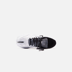 adidas Consortium x Reebok x Margiela Classic Leather Tabi Hand Painted - White / Black