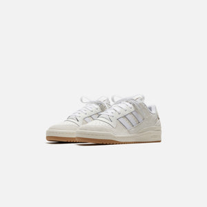 adidas Originals Forum low trainers in off white with print