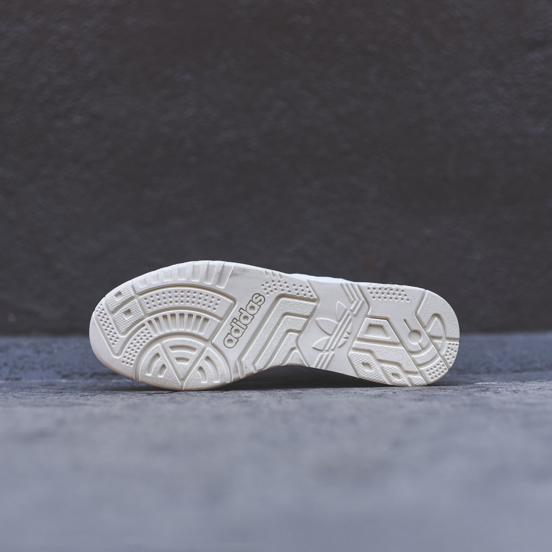 adidas Originals AR Trainer - White / Raw White / Off-White